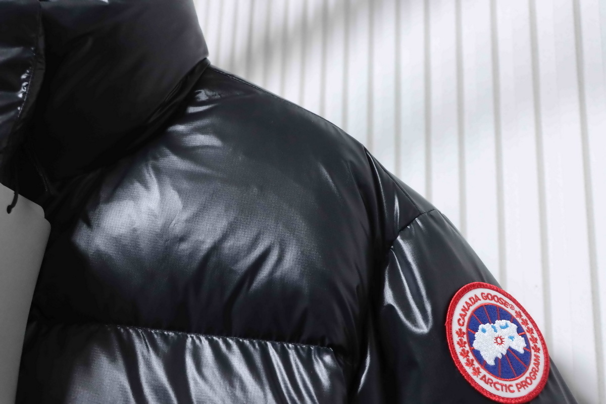 Canada goose large plaid puff down jacket Short White gray / Black