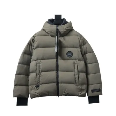 Canada goose Ouyang Nana's same style down jacket Green / Black 01