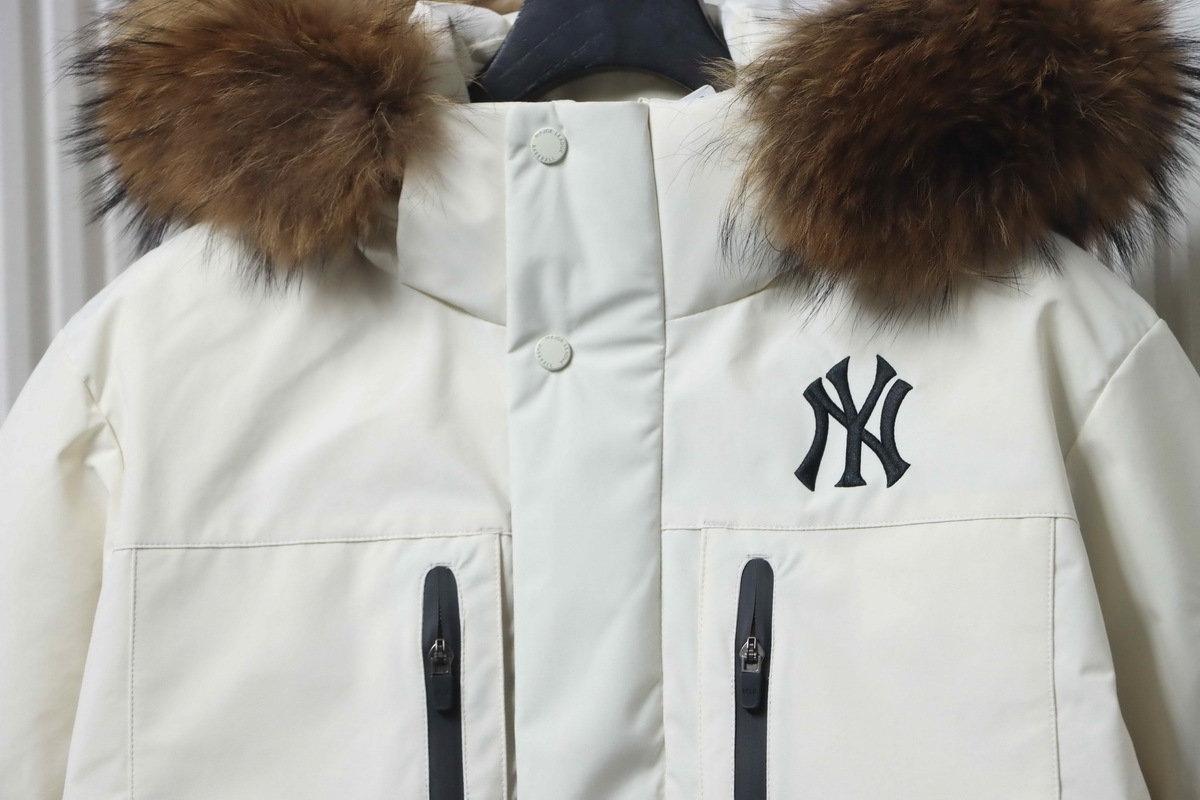 MLB down-filled workwear with large fur collar 2nd White/Black/Gray/Dark blue