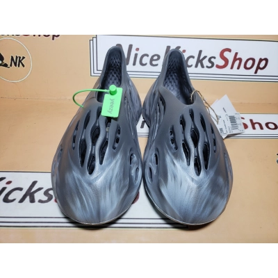  GET  Yeezy Foam RNNR MX Granite,IE4931 02