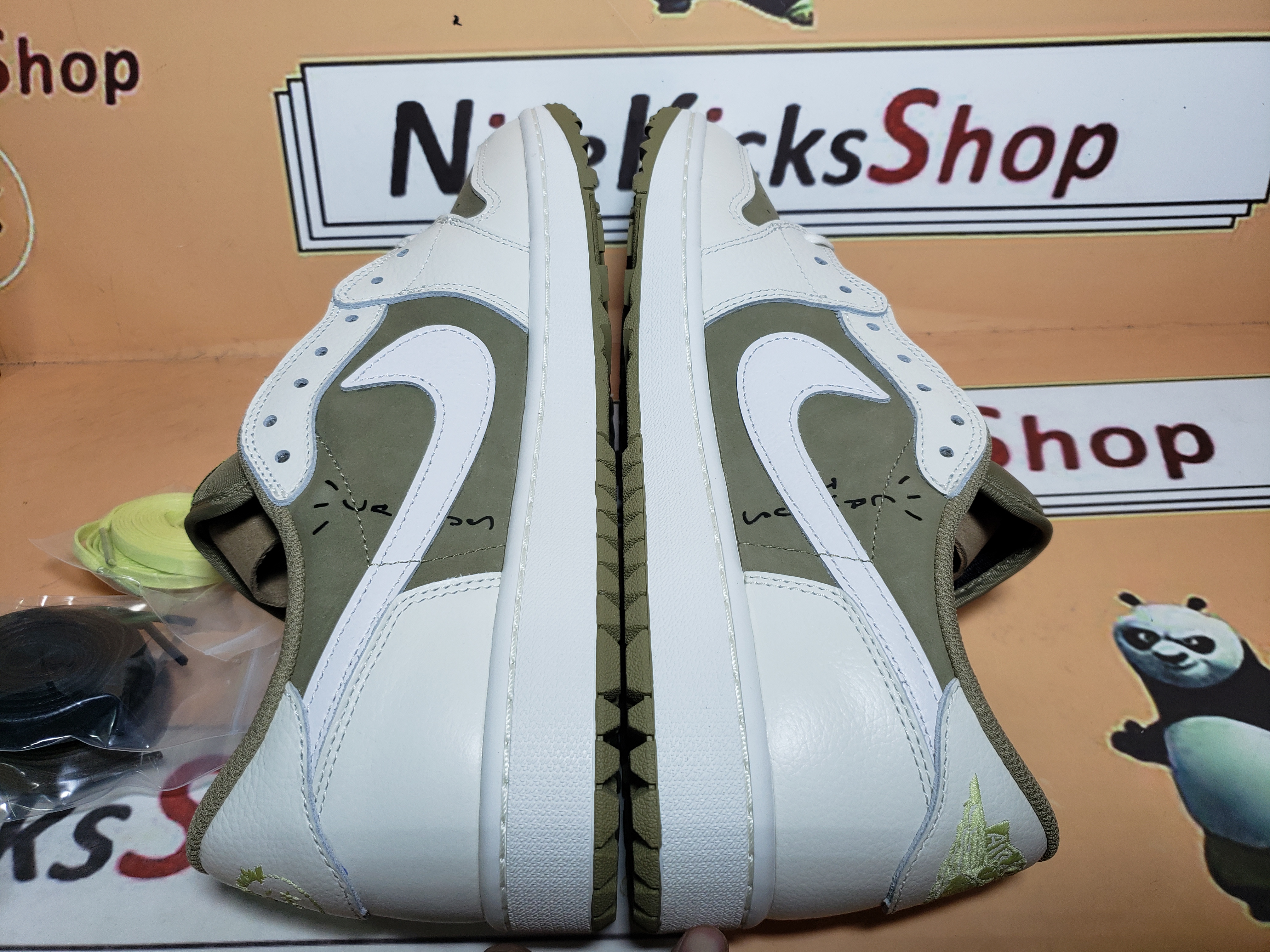  Perfectkicks Travis Scott x Air Jordan 1 Low Black, White, Green FZ3124-200