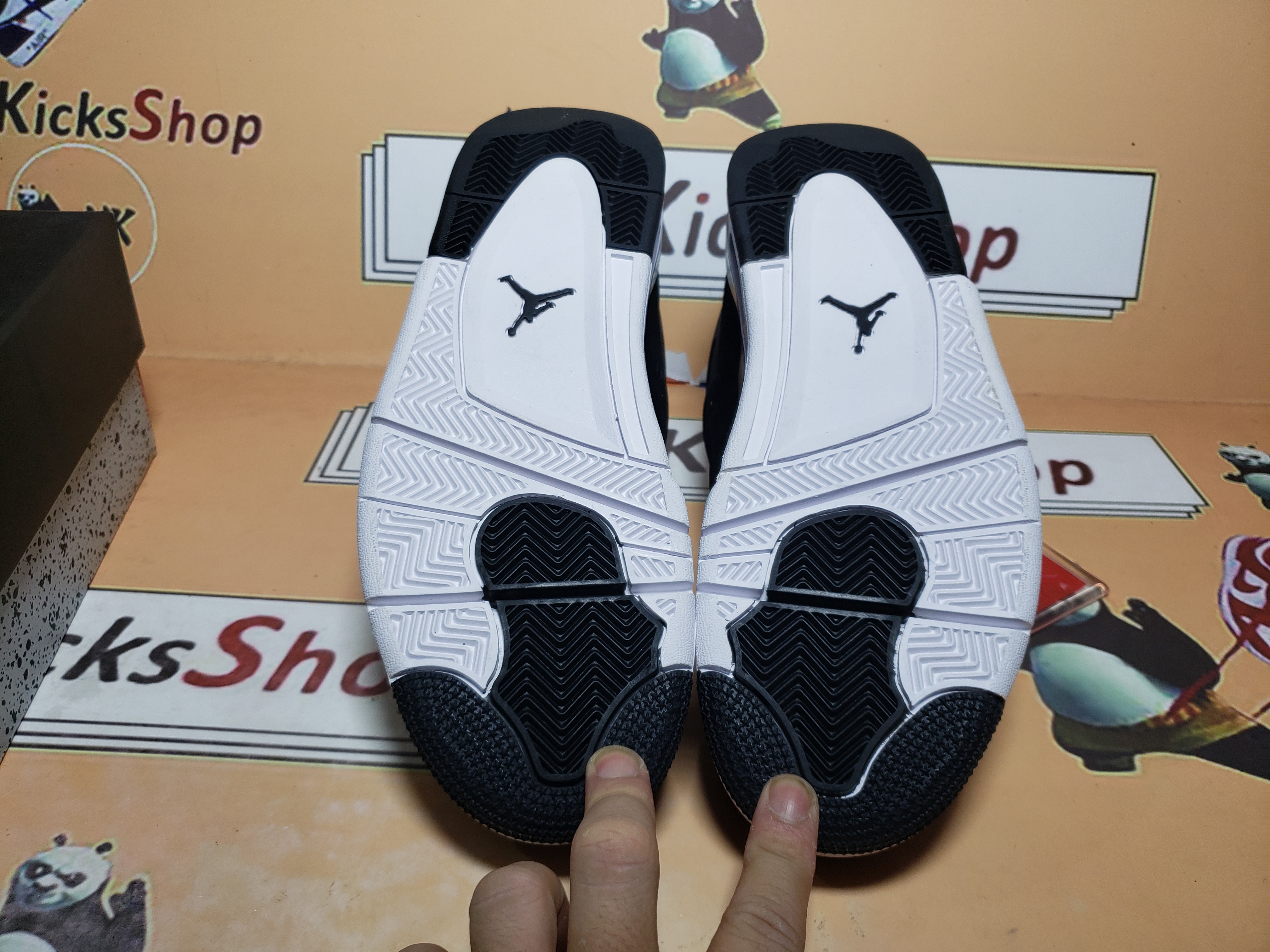  GET Jordan 4 Retro Royalty, 308497-032