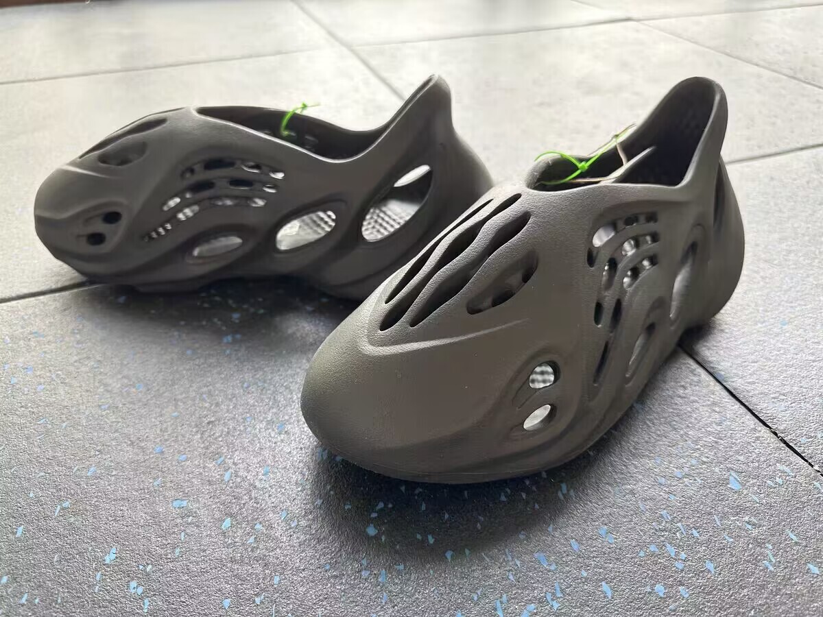  GET Yeezy Foam Runner Onyx, HP8739 review Lex Davies 00