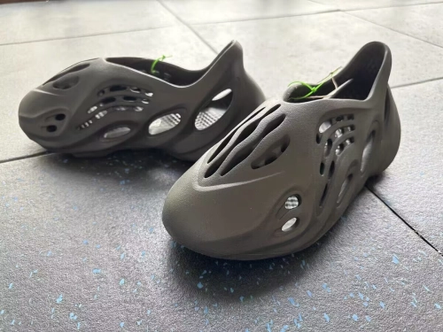  GET Yeezy Foam Runner Onyx, HP8739 review 