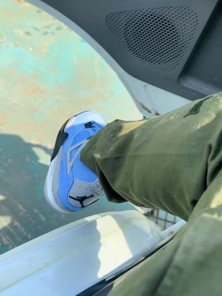  Perfectkicks Jordan 4 Retro University Blue,CT8527-400 review Gabe Kiser 02