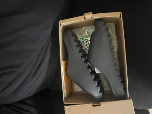  GET  Yeezy Slide Onyx，HQ6448  review 