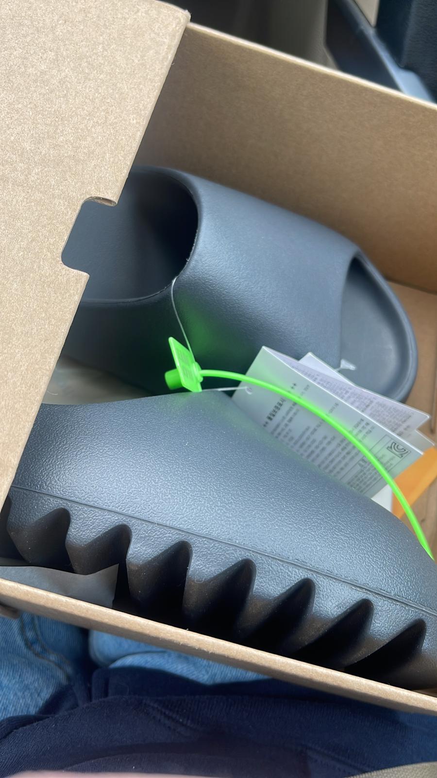  GET  Yeezy Slide Onyx，HQ6448  review Bryan Sanchez