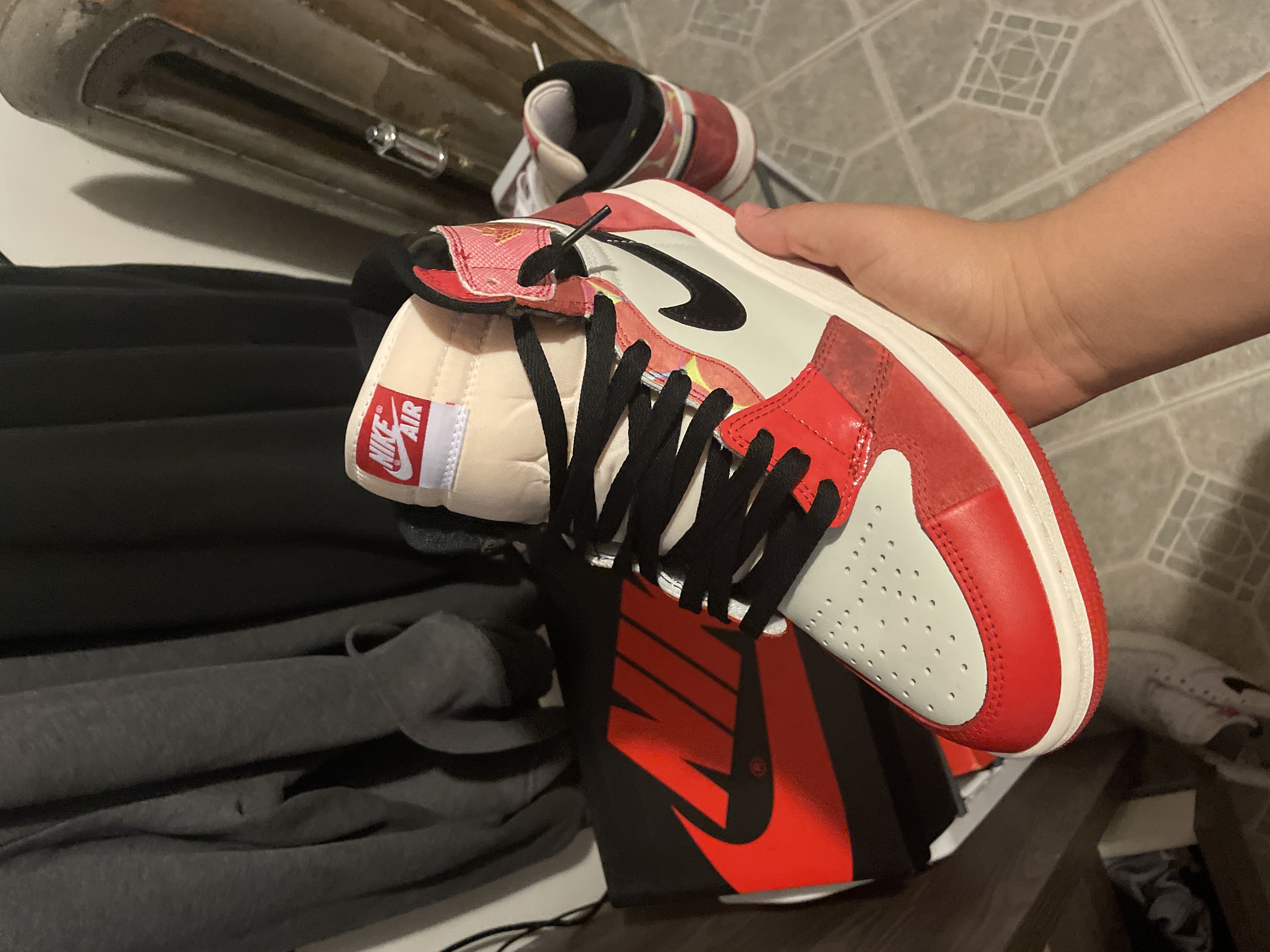  Perfectkicks Jordan 1 High OG Spider-Man Across the Spider-Verse, DV1748-601 review Gio 02