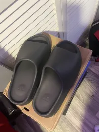 GET  Yeezy Slide Onyx，GQ6448 review 0
