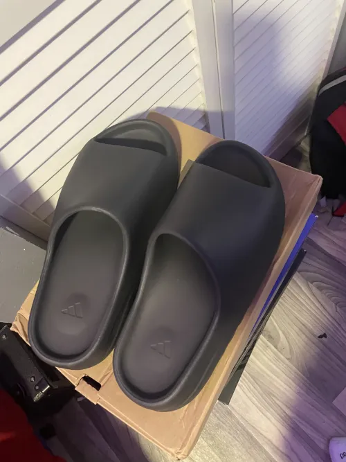 GET  Yeezy Slide Onyx，GQ6448 review 