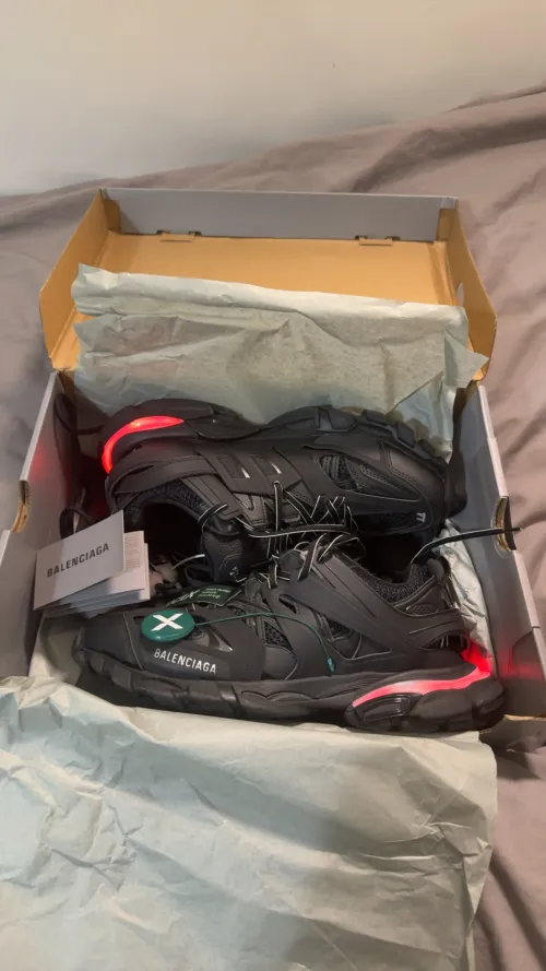  ❗❗Free shipping❗❗Perfectkicks Balenciaga Tess S.Black 555032 W1GB7 1000  （LED） review 