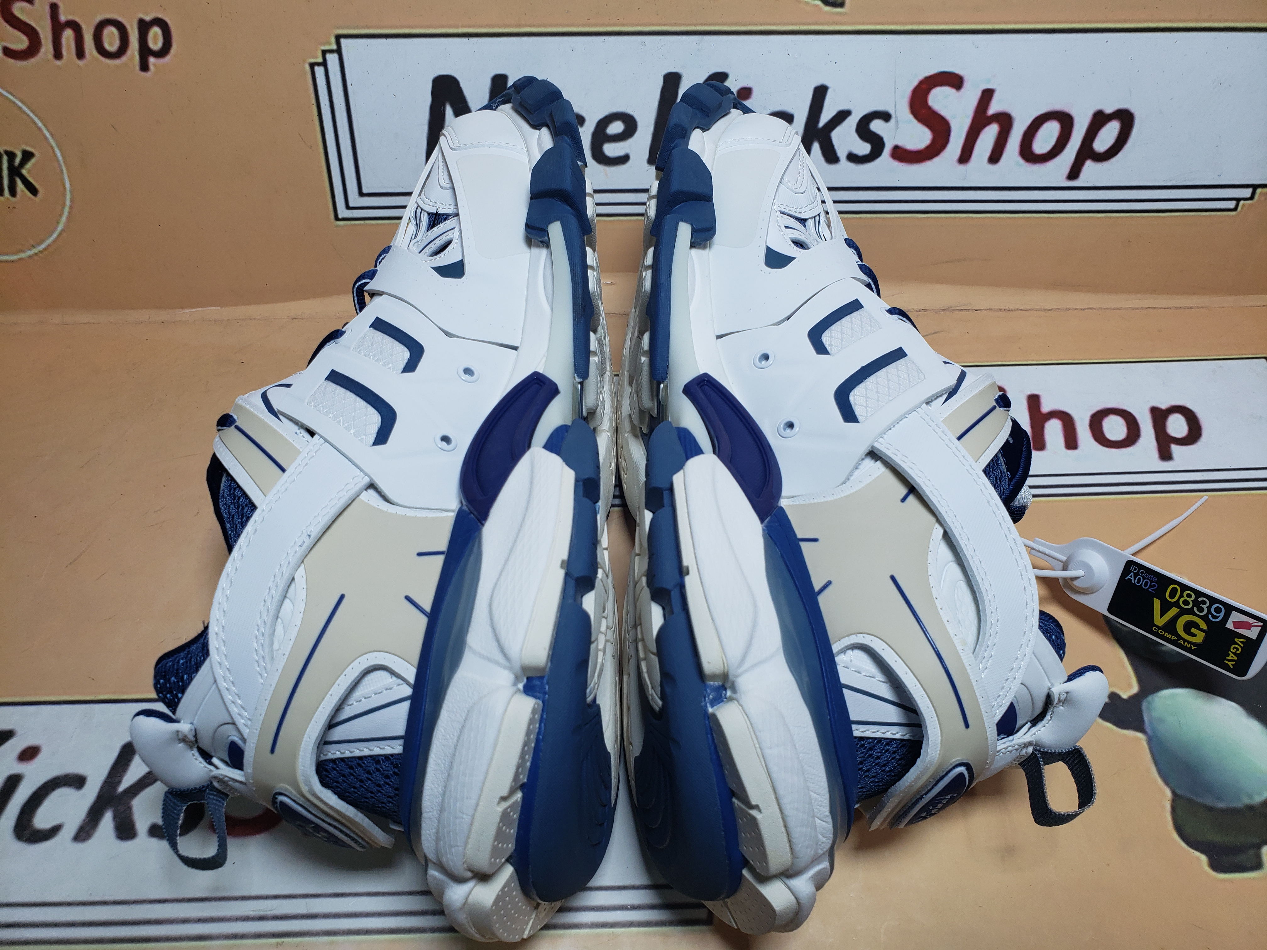  Balenciaga 3rd Track Sneaker White Blue review dgdggds 02