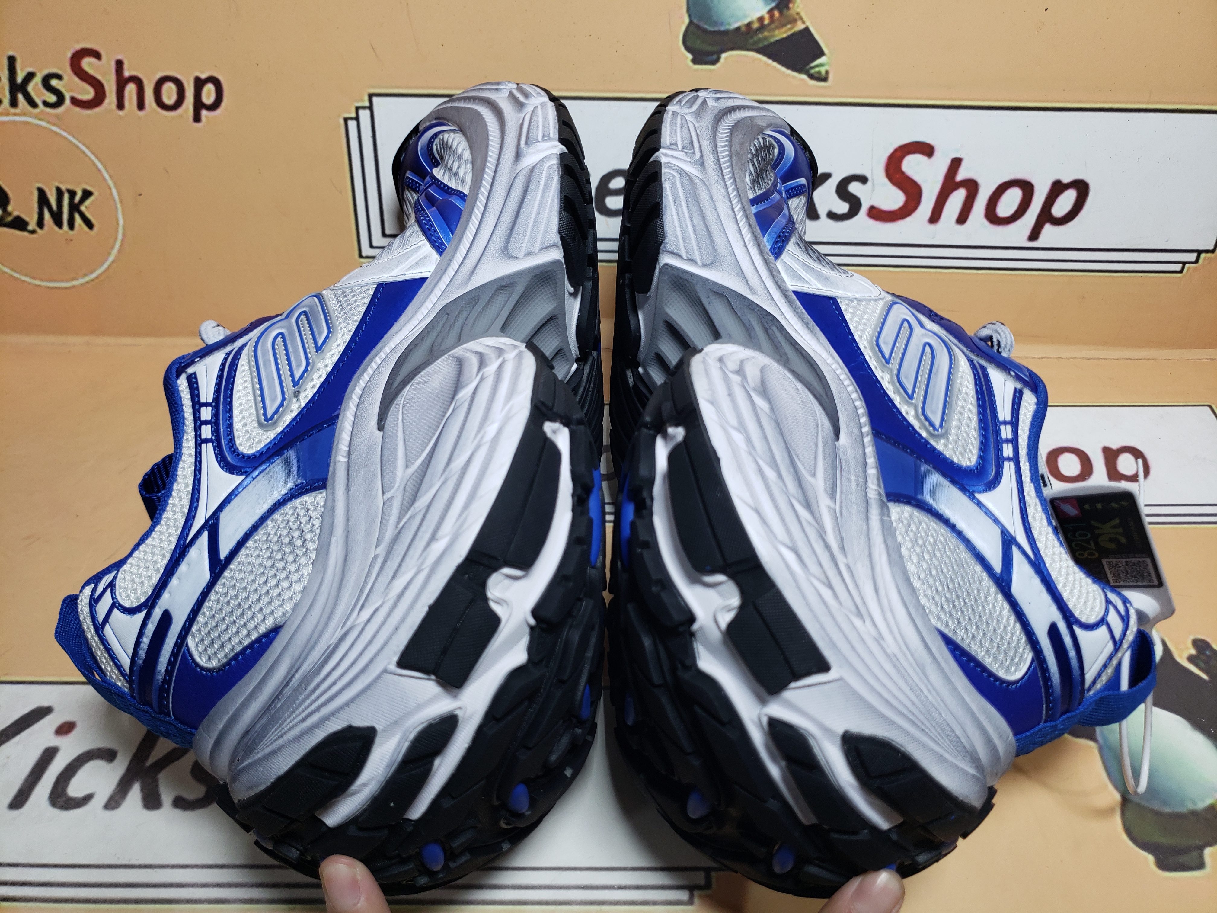  Perfectkicks Balenciaga 12th White Silver Blue 784342 W2MV2 6326 review cjghr 02