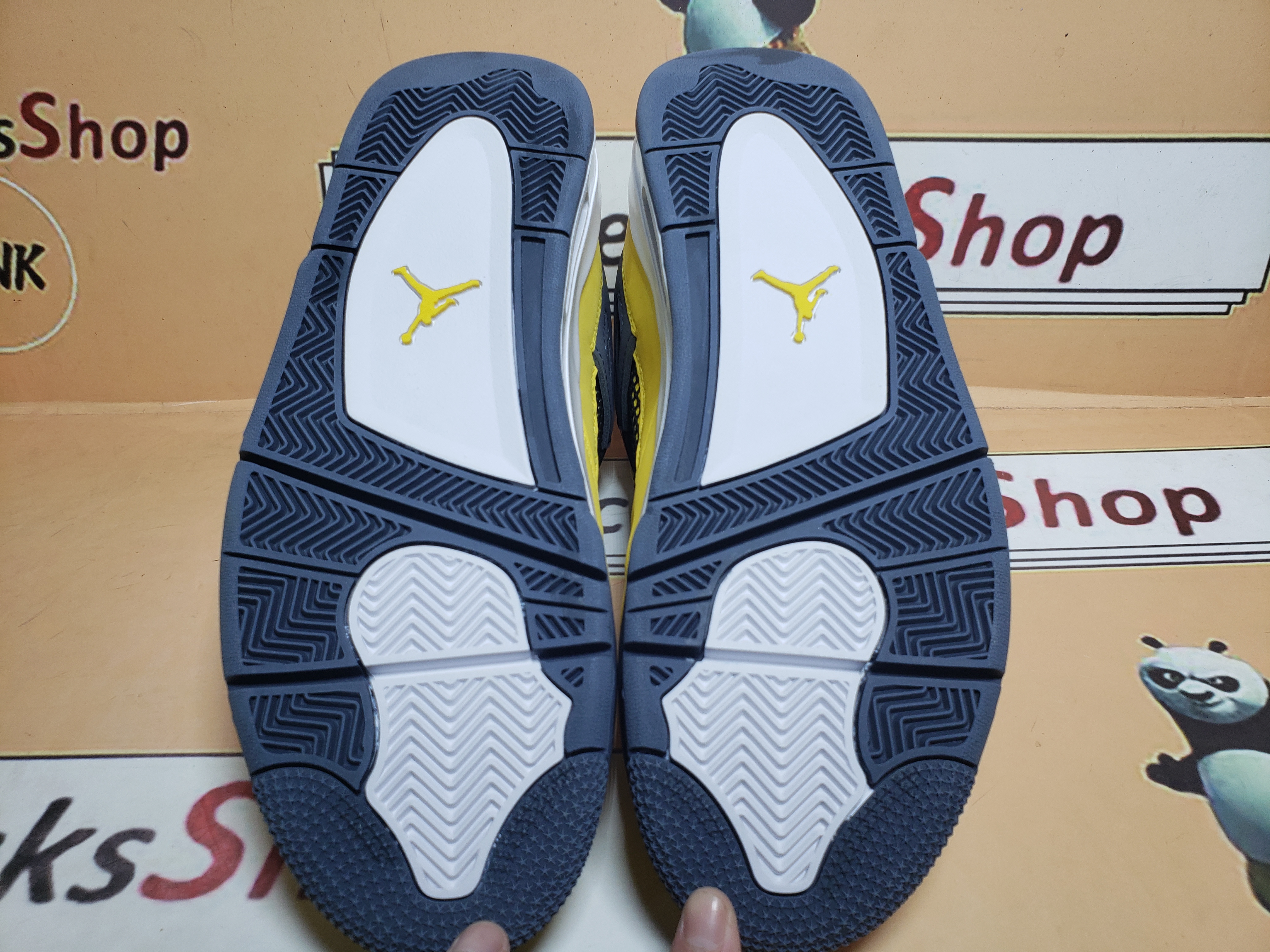  Perfectkicks Jordan 4 Retro Lightning (2006),CT8527-700 review jdsfdsjk 04