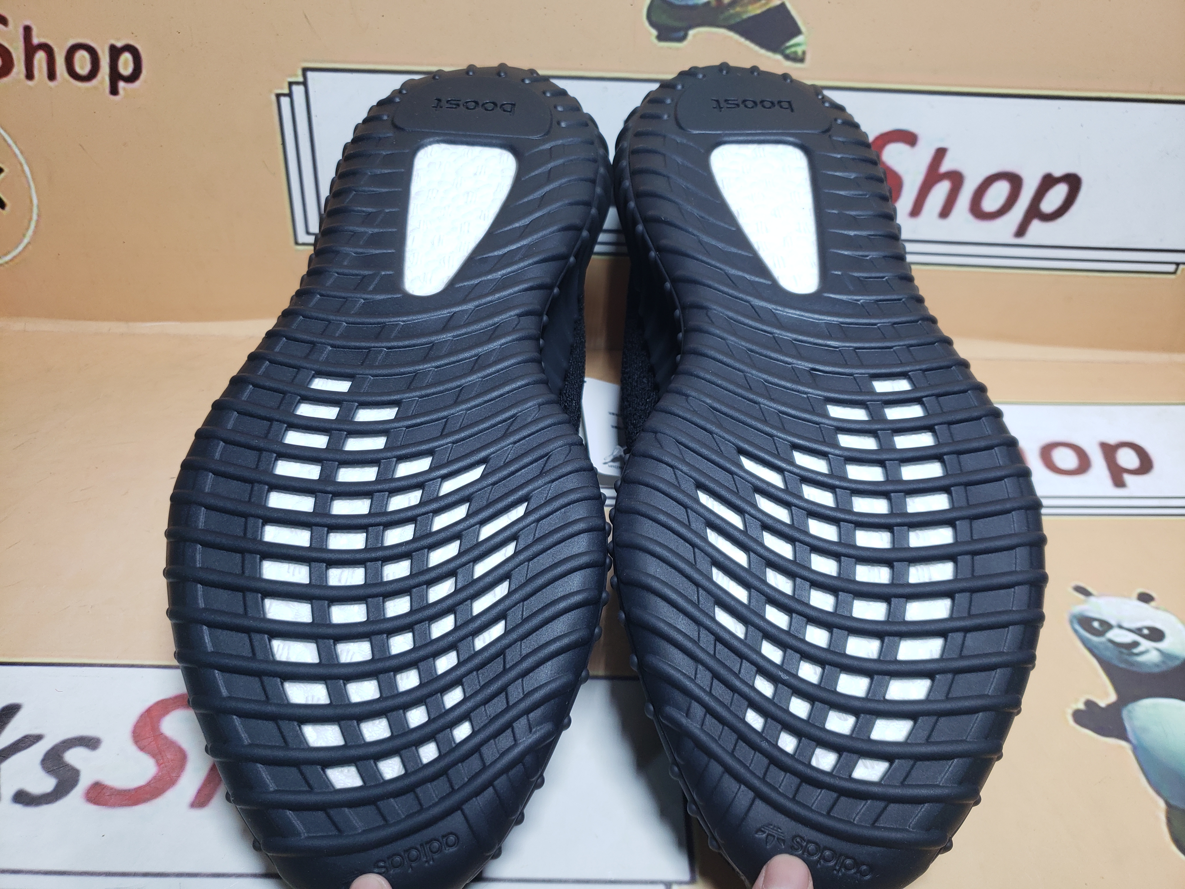  【Buy 1 Pair Perfectkicks Get 2nd For $9.9】Yeezy Boost 350 V2 Black White, BY1604 review cvrfg 04
