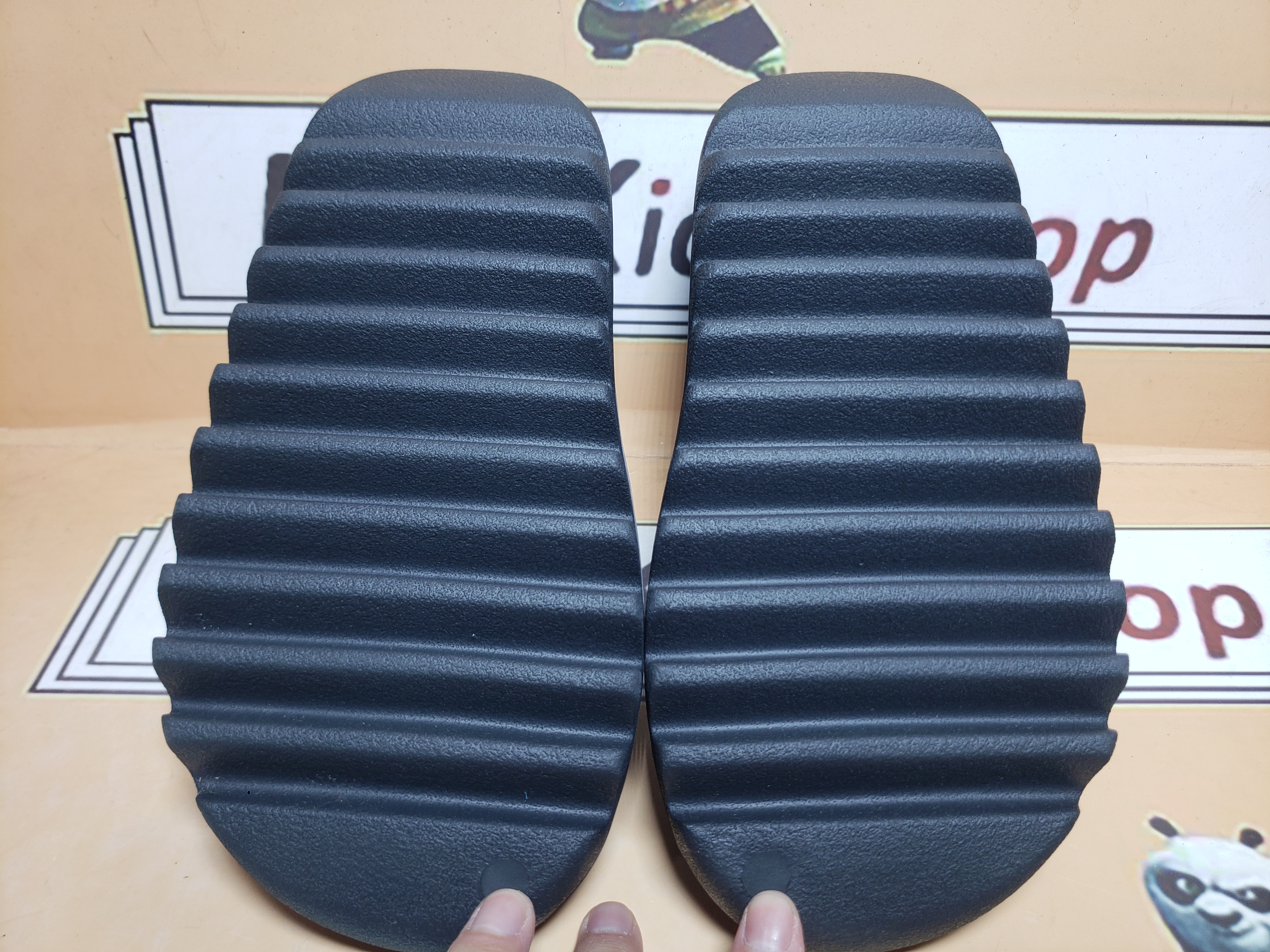  GET  Yeezy Slide Onyx，HQ6448  review cdafs 04