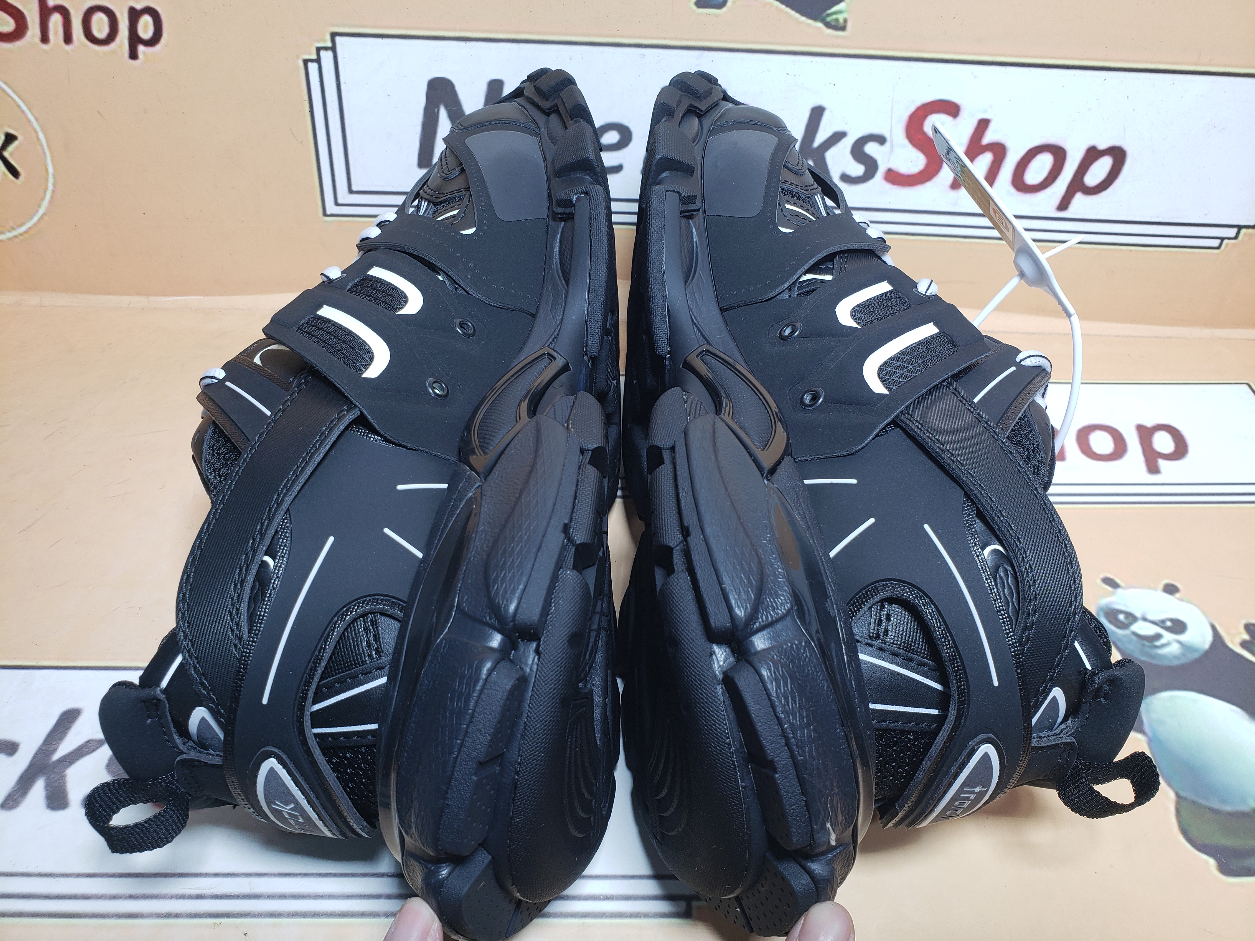 【Limited】Perfectkicks Balenciaga 3rd Track Sneaker Black and White review asddfg 01