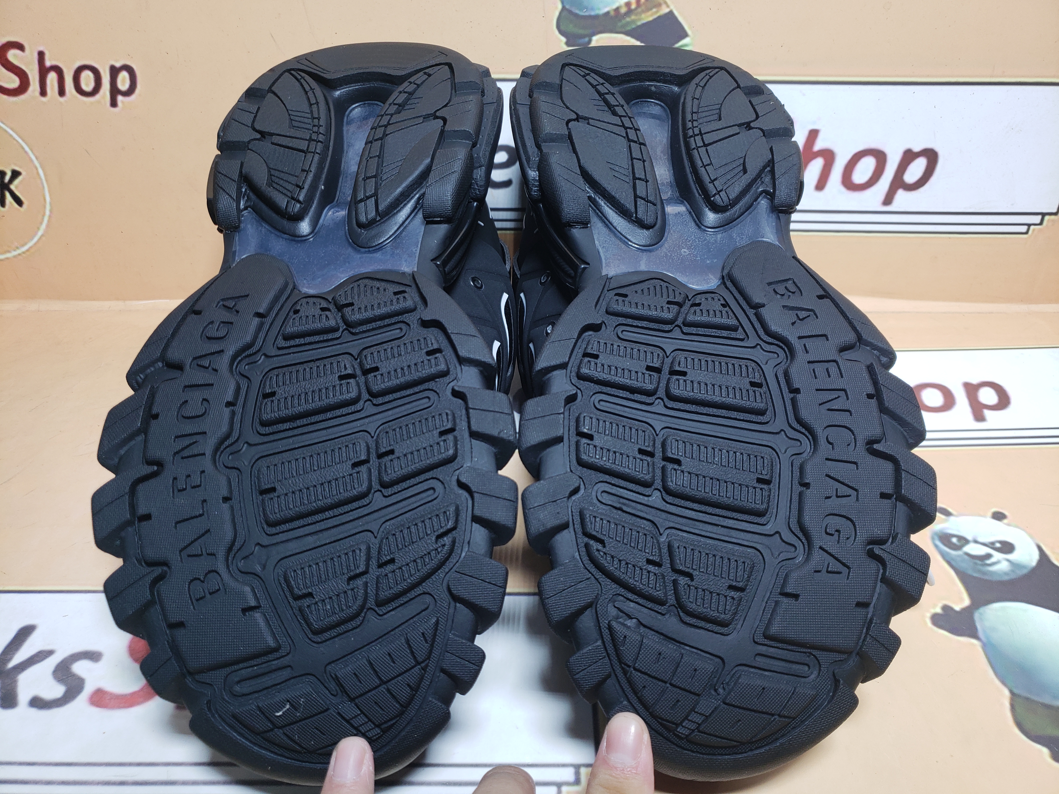 【Limited】Perfectkicks Balenciaga 3rd Track Sneaker Black and White review asddfg 02