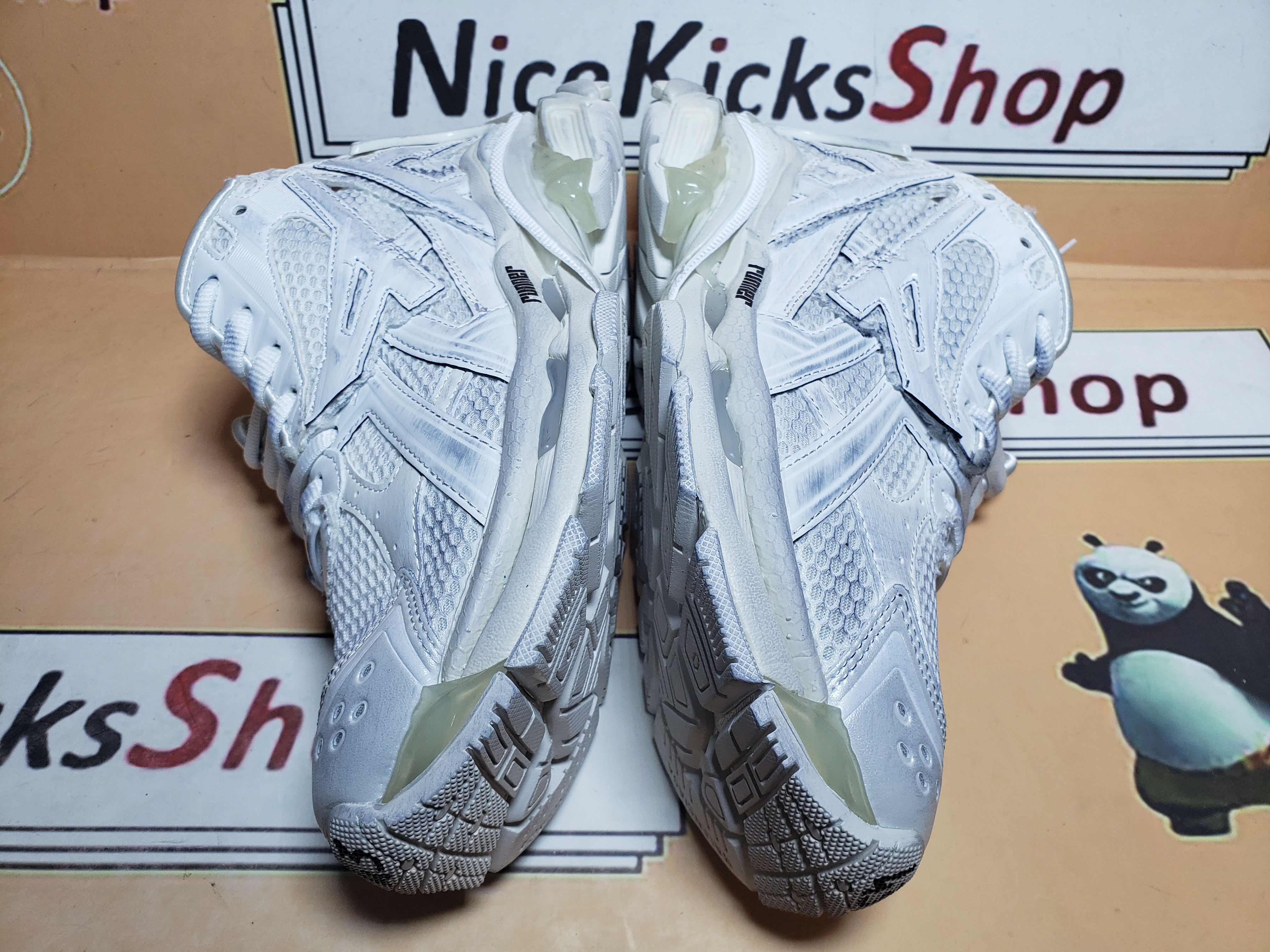  Perfectkicks Balenciaga Runner White 656065W3RA19000 review csdvge 03