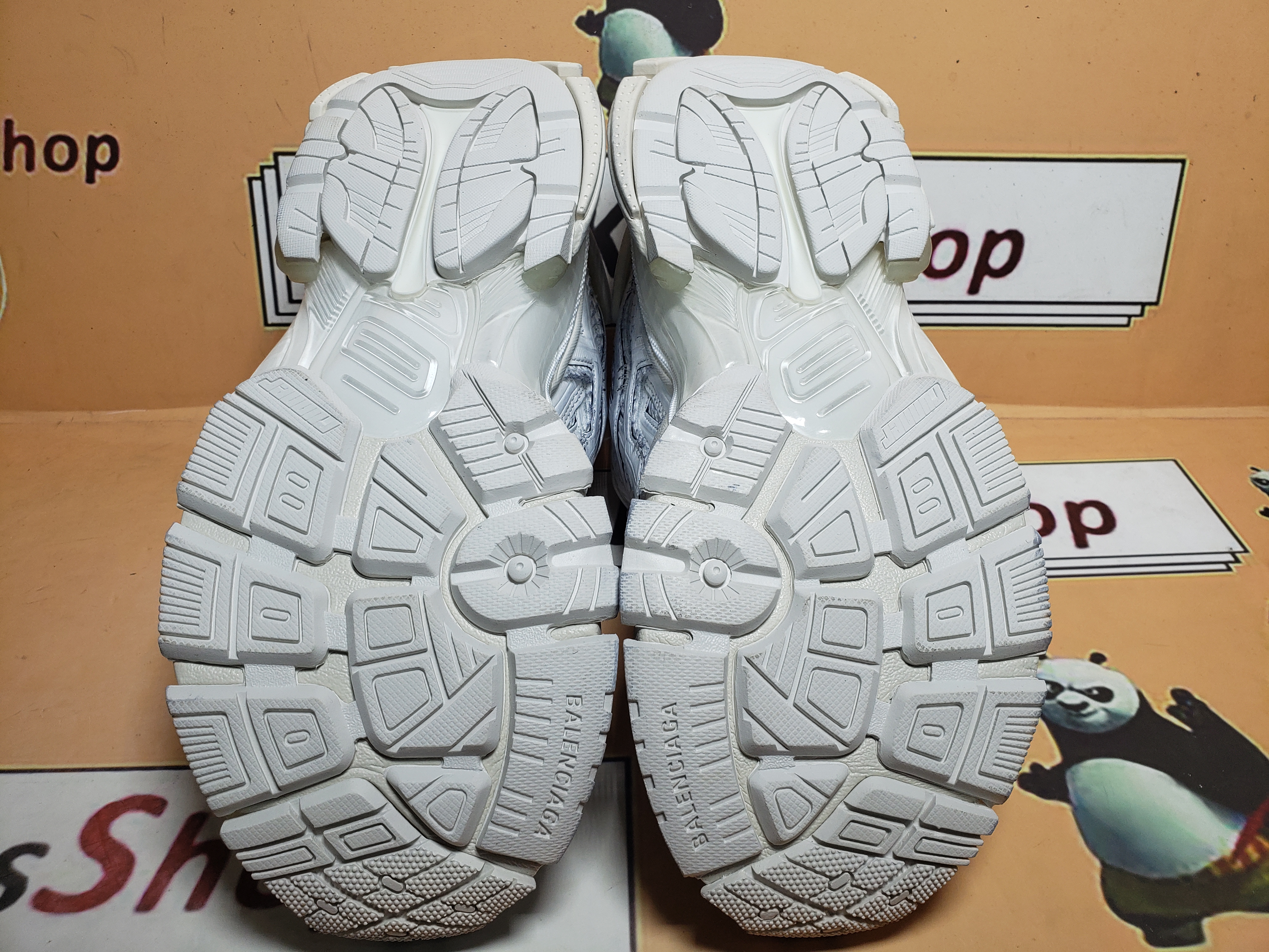  Perfectkicks Balenciaga Runner White 656065W3RA19000 review csdvge 04