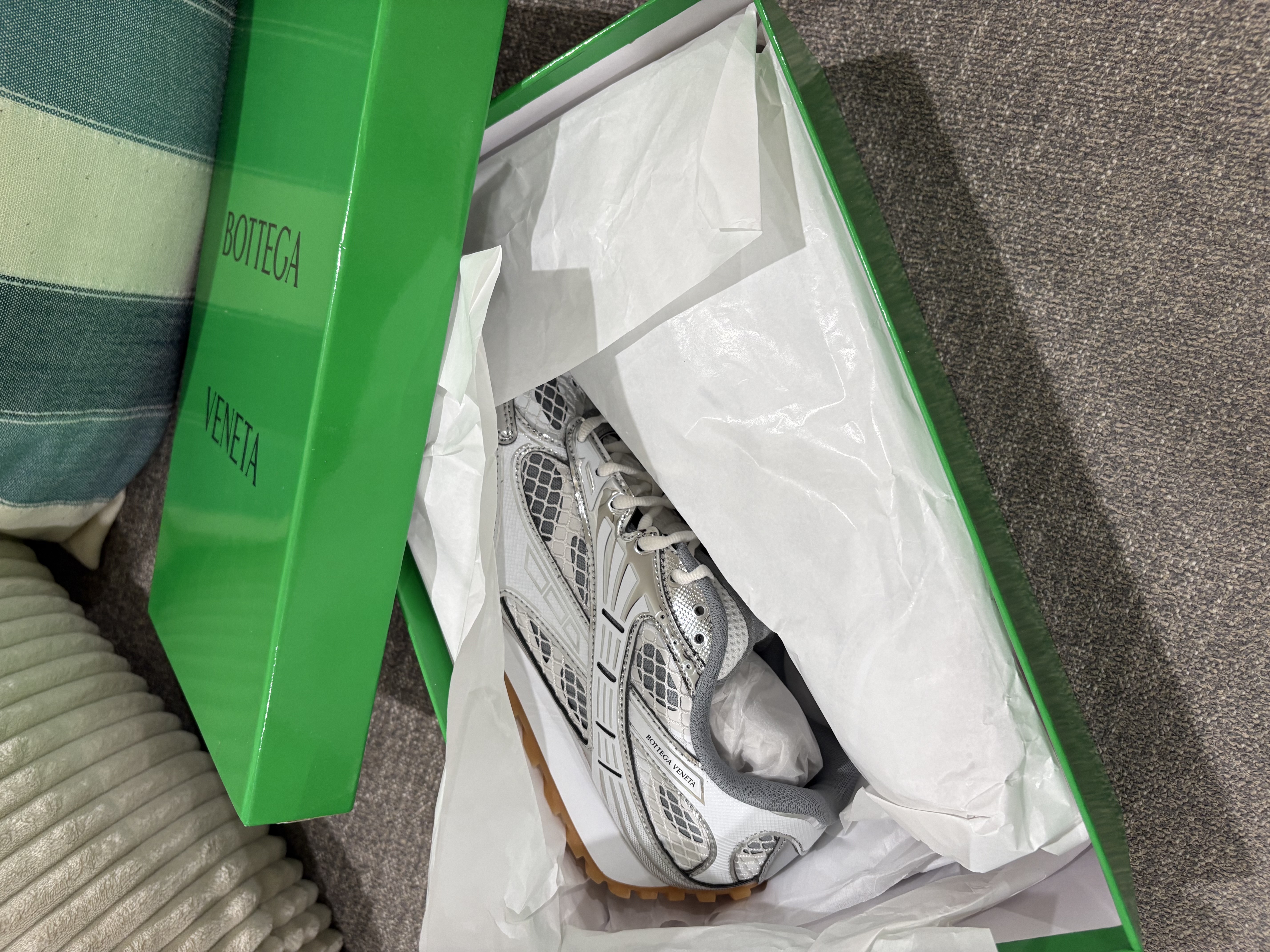 Perfectkicks Bottega Veneta Orbit Silver review Liahdr 01