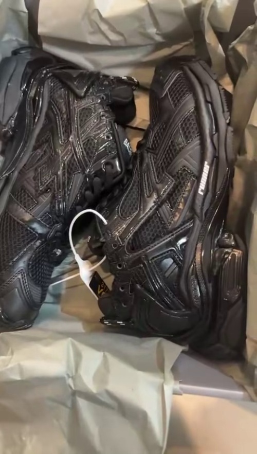  Perfectkicks Balenciaga Runner Black 656065W3RA11000  review 