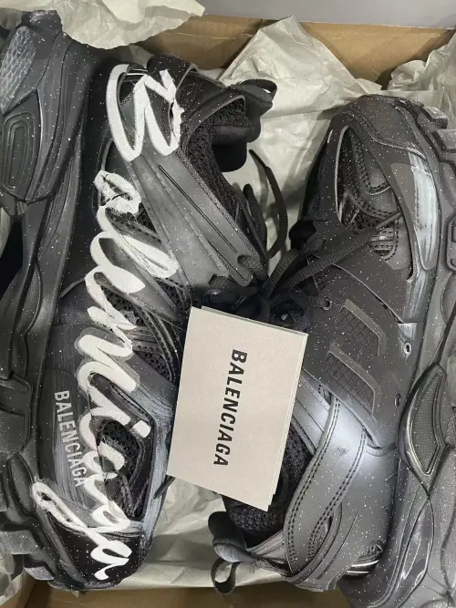  Perfectkicks Balenciaga 3rd Track Sneaker White Graffi 542436 WTRHW 1090 review 