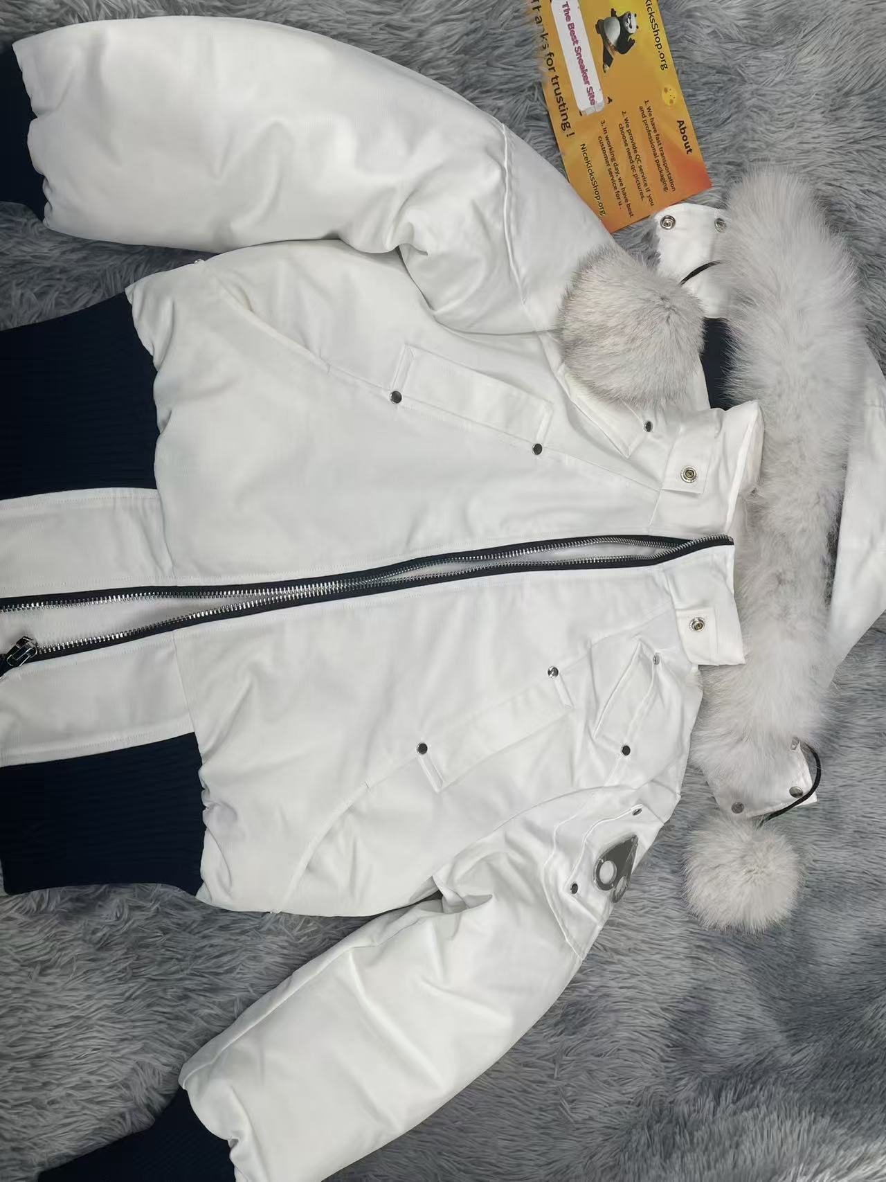 Moose knuckles stirling classic women down jacket with chest pom-poms 03 White/Red/Dark blue review Liefu 03