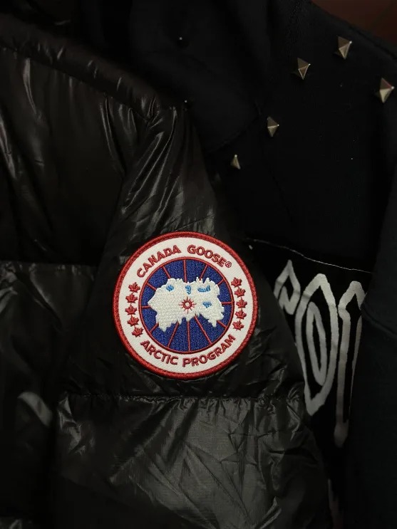 Canada goose large plaid puff down jacket Short White gray / Black review Puhsfdsa 00
