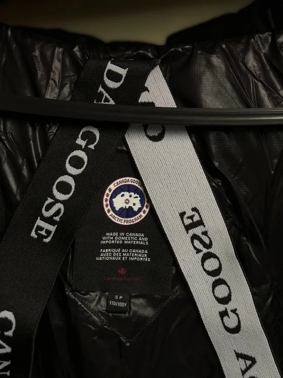Canada goose large plaid puff down jacket Short White gray / Black review Puhsfdsa 02