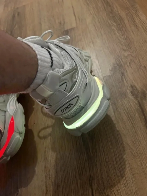  Perfectkicks Balenciaga Tess S.White （LED）542436 W1GB7 6509  review 