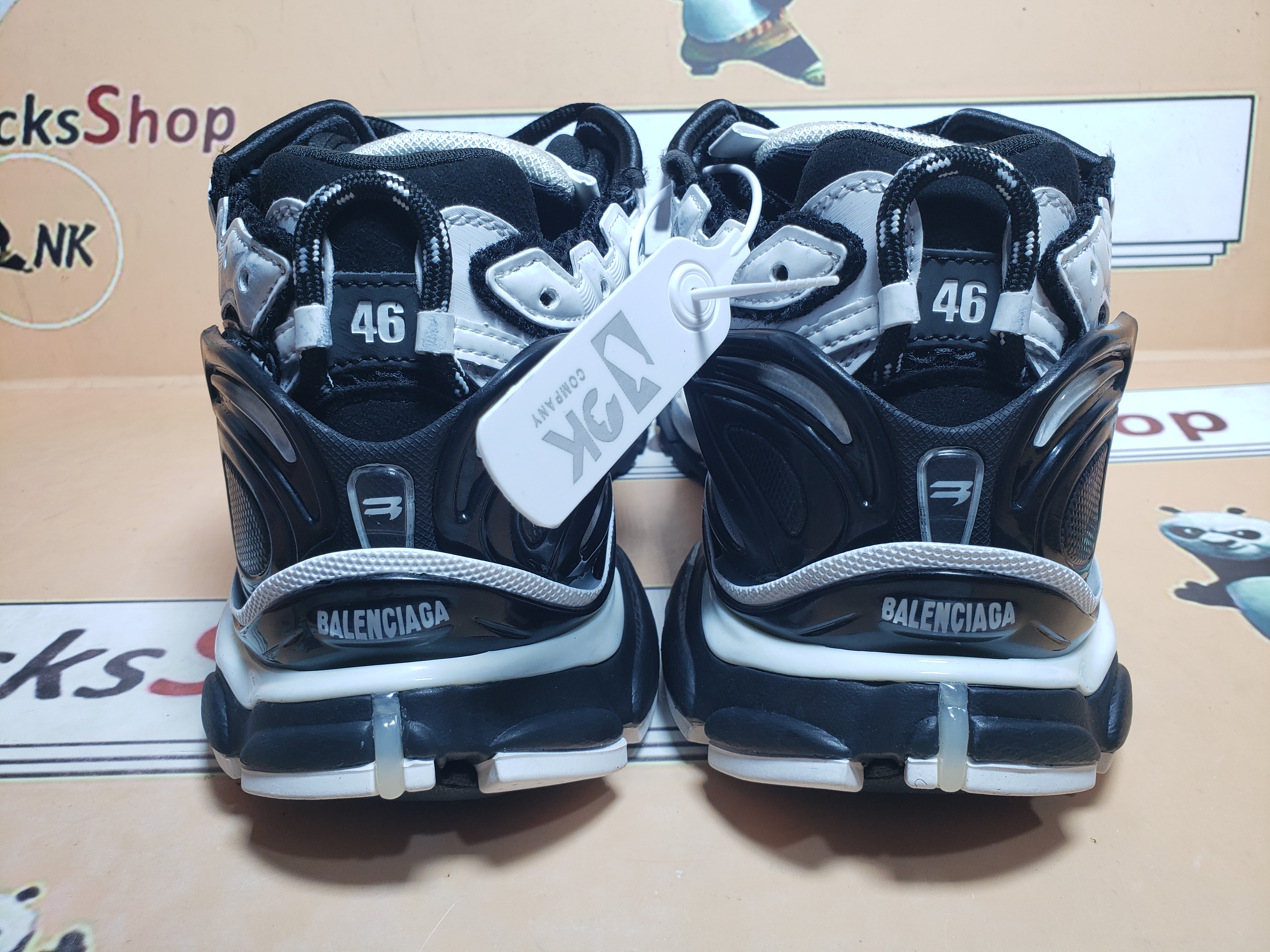 Perfectkicks Balenciaga Runner Sneaker 'White Black' 772774 W3RMU 9010 review Gusdhfa 01