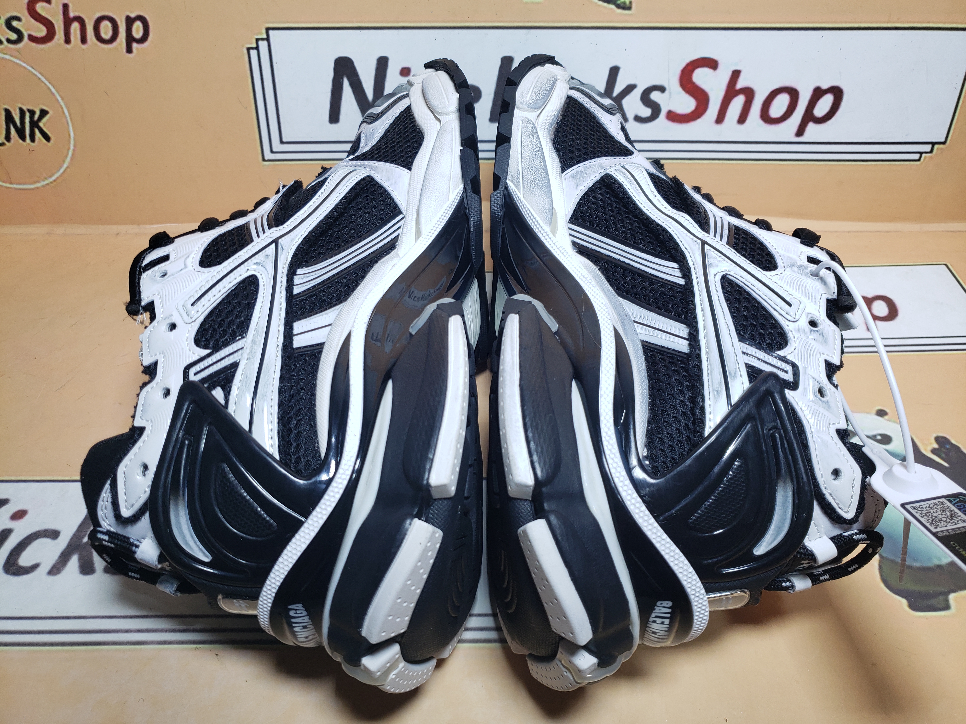 Perfectkicks Balenciaga Runner Sneaker 'White Black' 772774 W3RMU 9010 review Gusdhfa 04