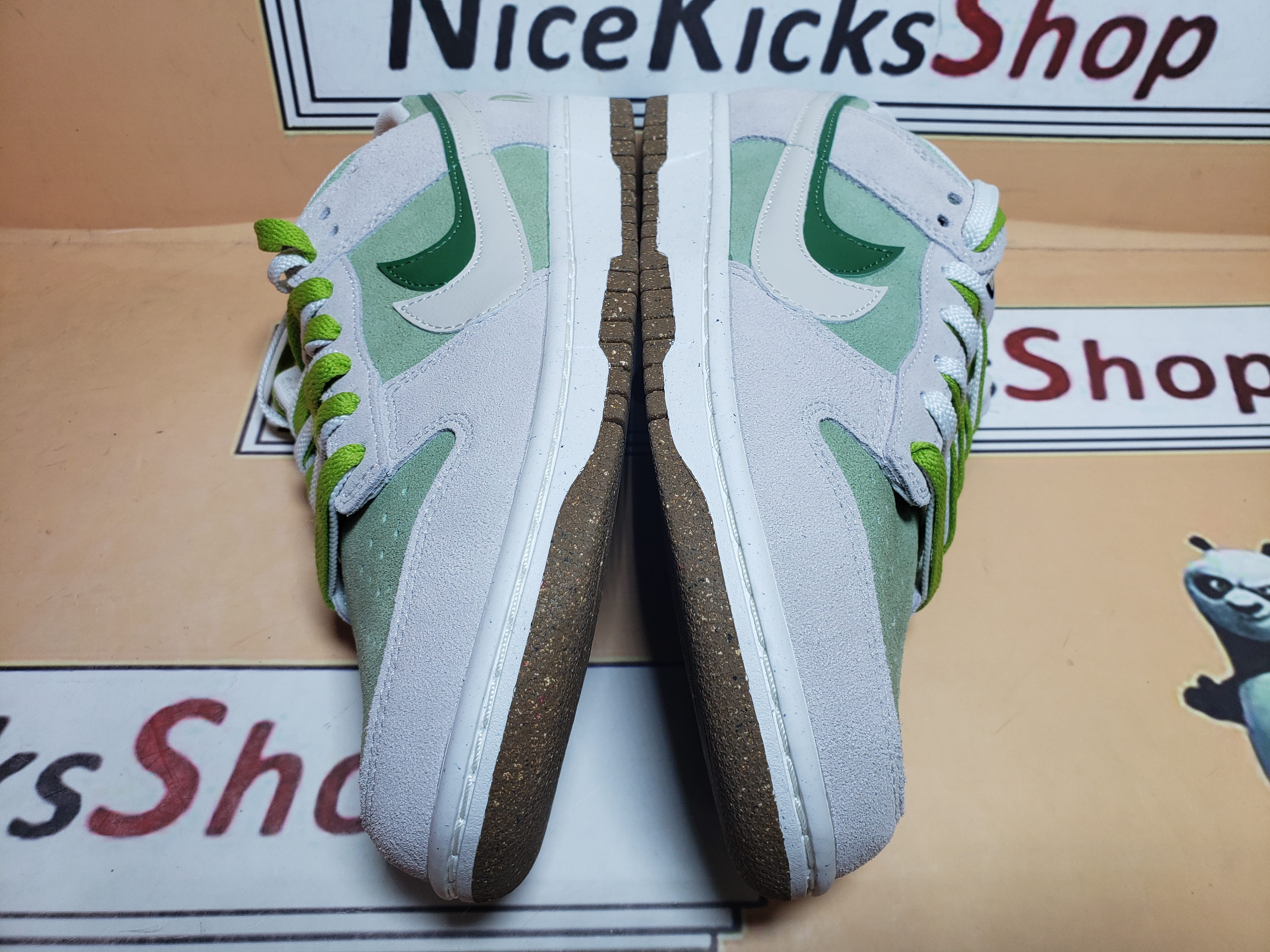  GET Nk SB Dunk Low "85" Gray White Green, DO9457-116 review Kugxdfv 03