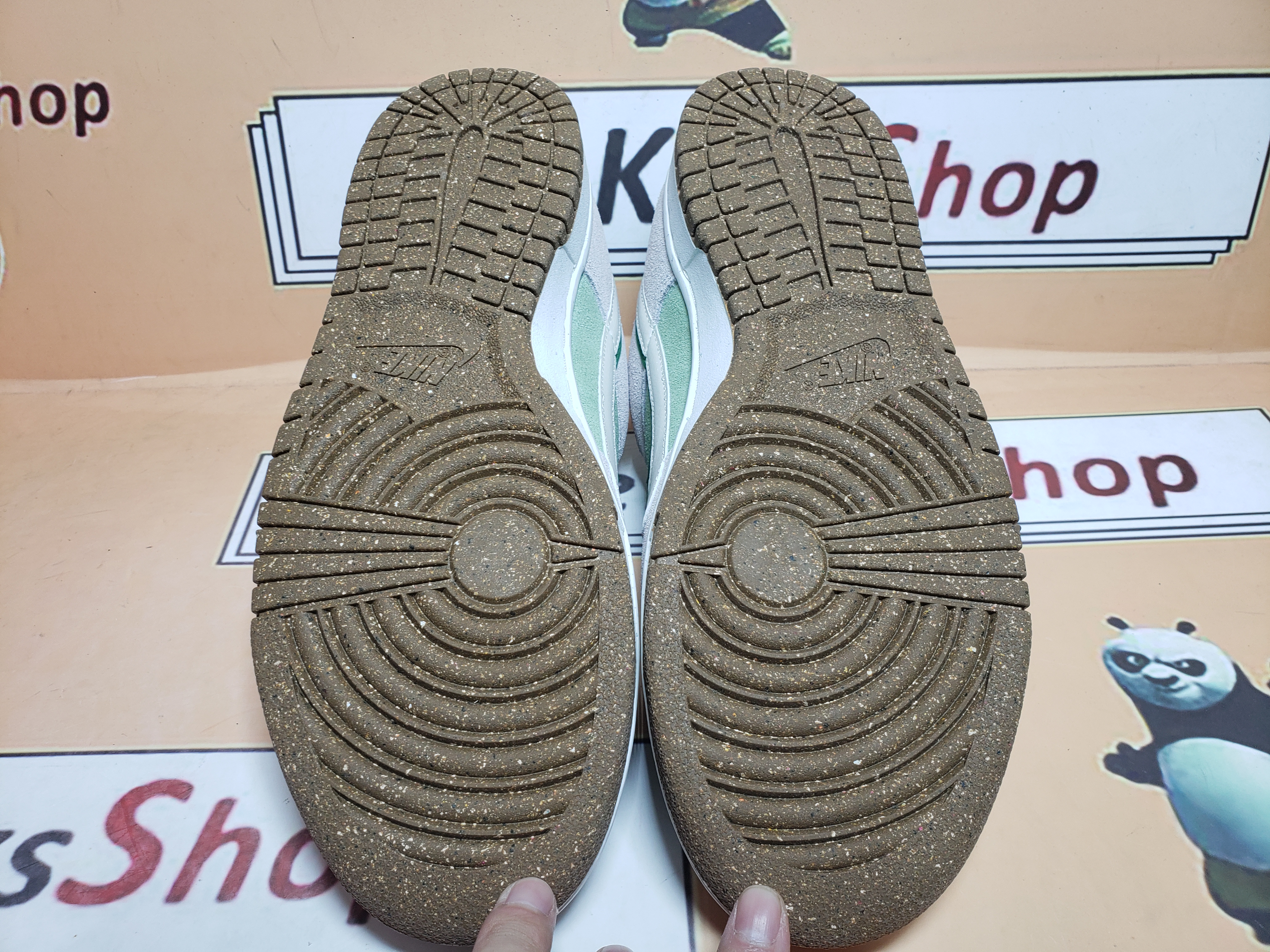  GET Nk SB Dunk Low "85" Gray White Green, DO9457-116 review Kugxdfv 04