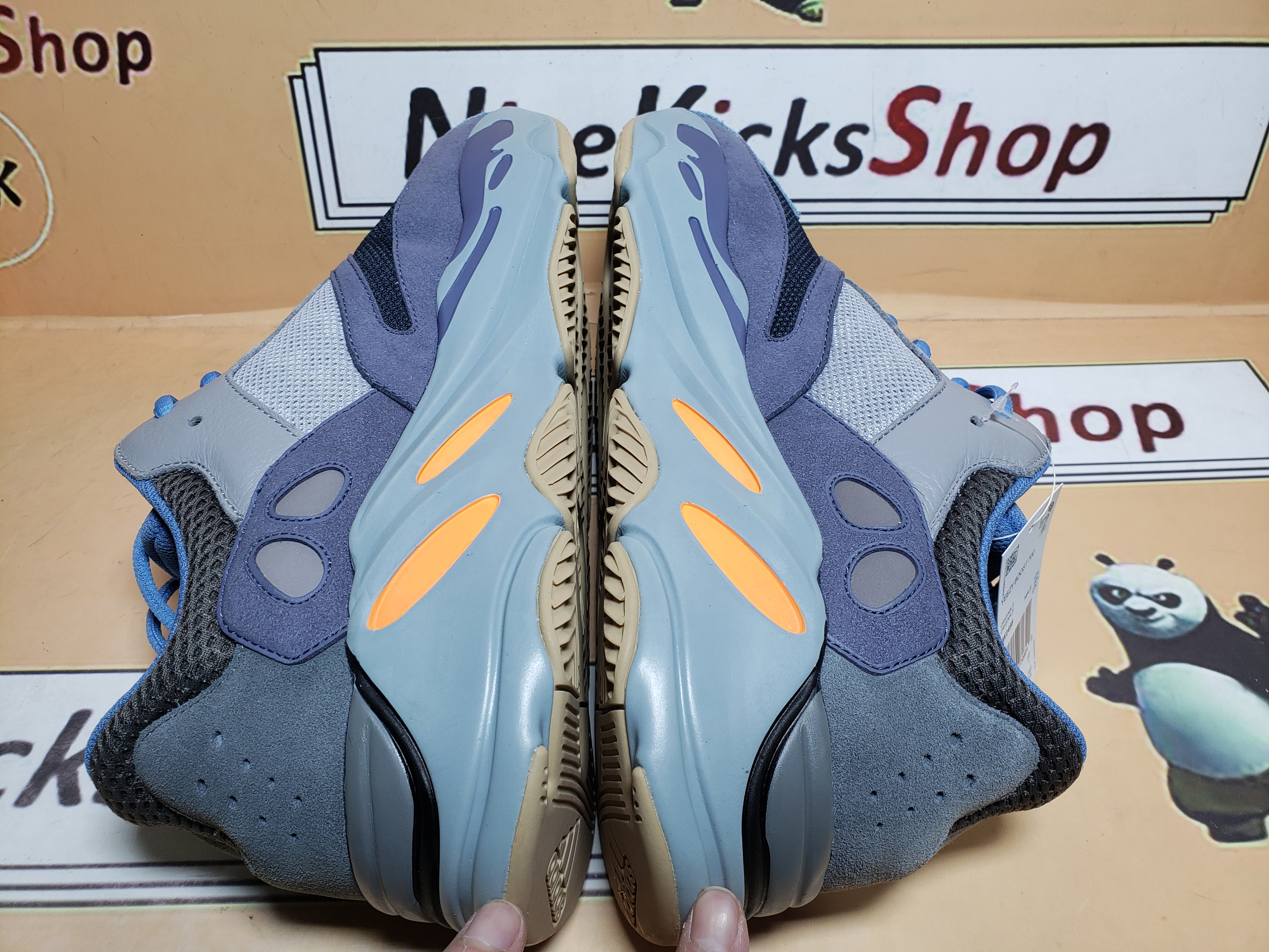  GET Yeezy Boost 700 Carbon Blue,FW2498 review Gujshd 02