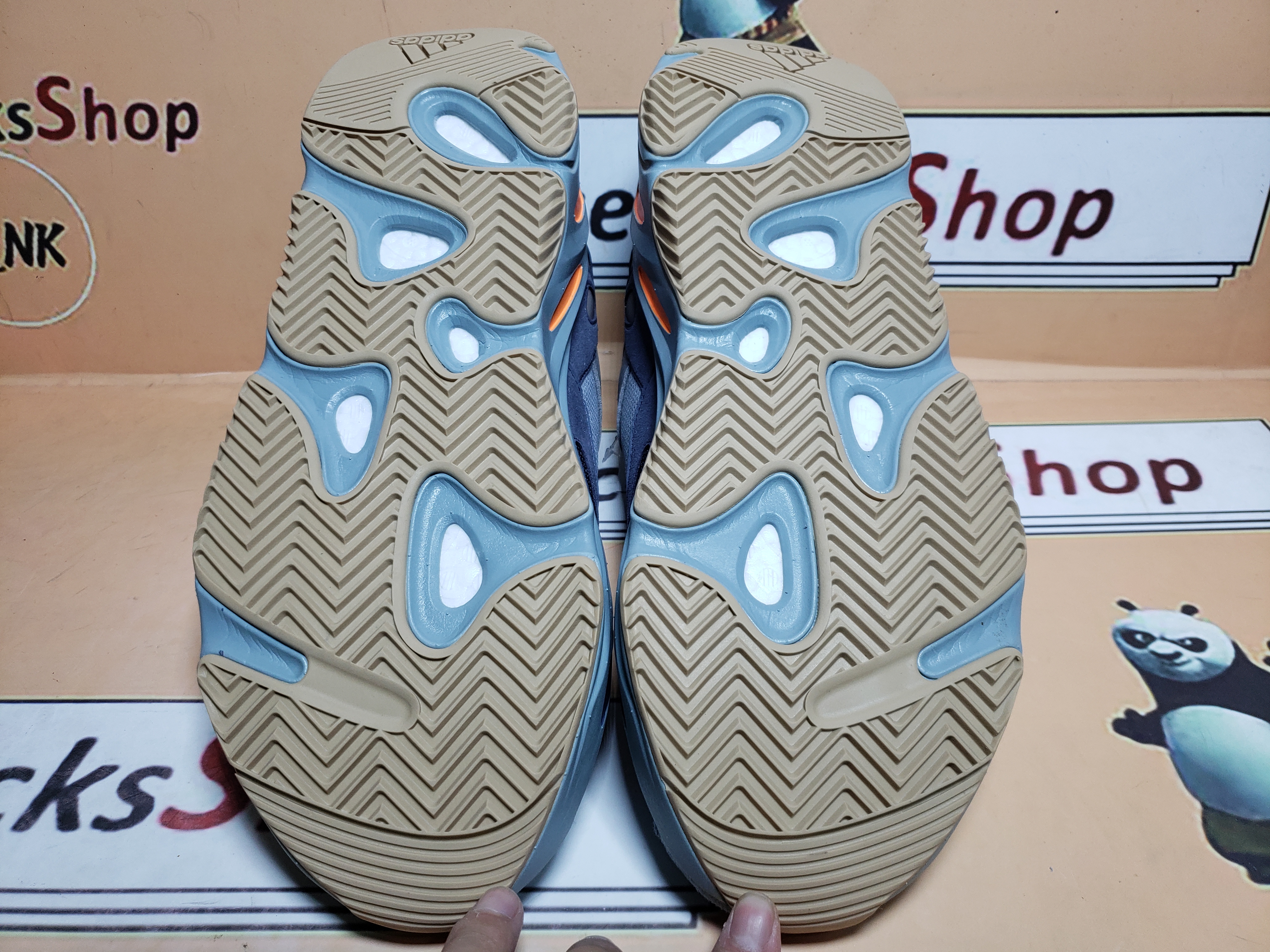  GET Yeezy Boost 700 Carbon Blue,FW2498 review Gujshd 04