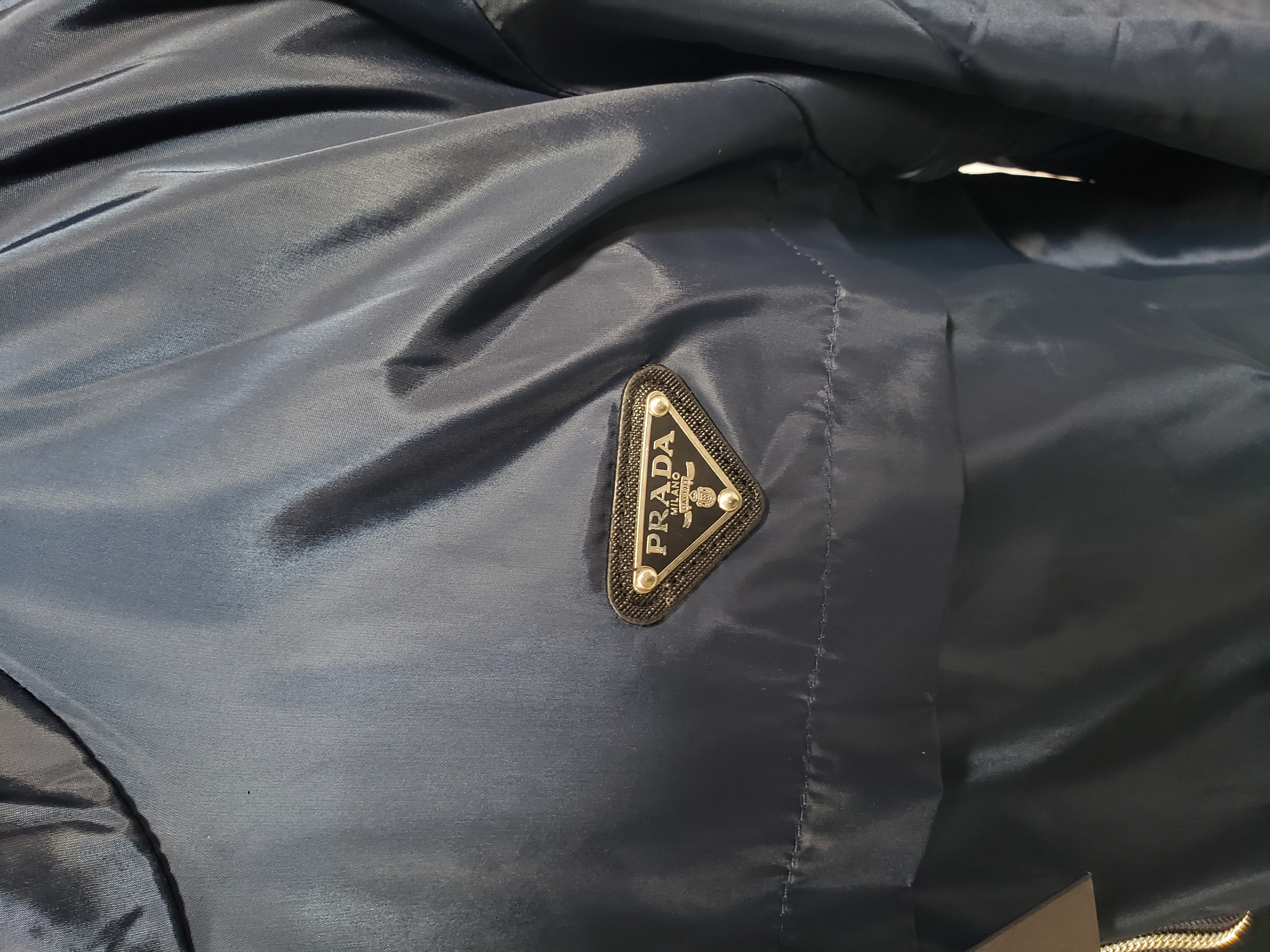  Prada badge zipper jacket 1902 review Djicfgd 02