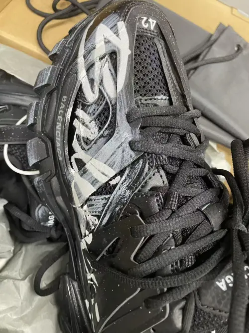  Perfectkicks Balenciaga 3rd Track Sneaker White Graffi 542436 WTRHW 1090 review 