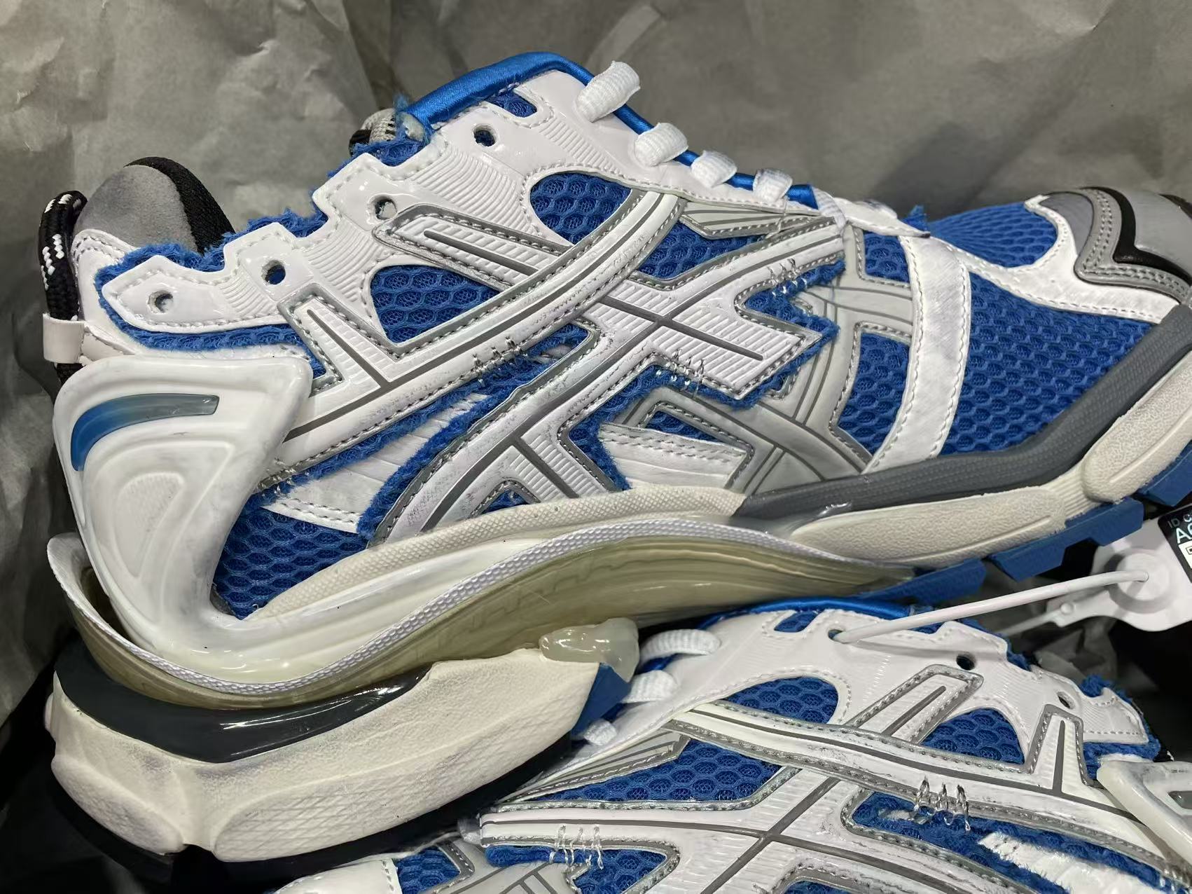  Perfectkicks Balenciaga Runner White Blue 677403 W3RB3 4912 review Djfdgd 01