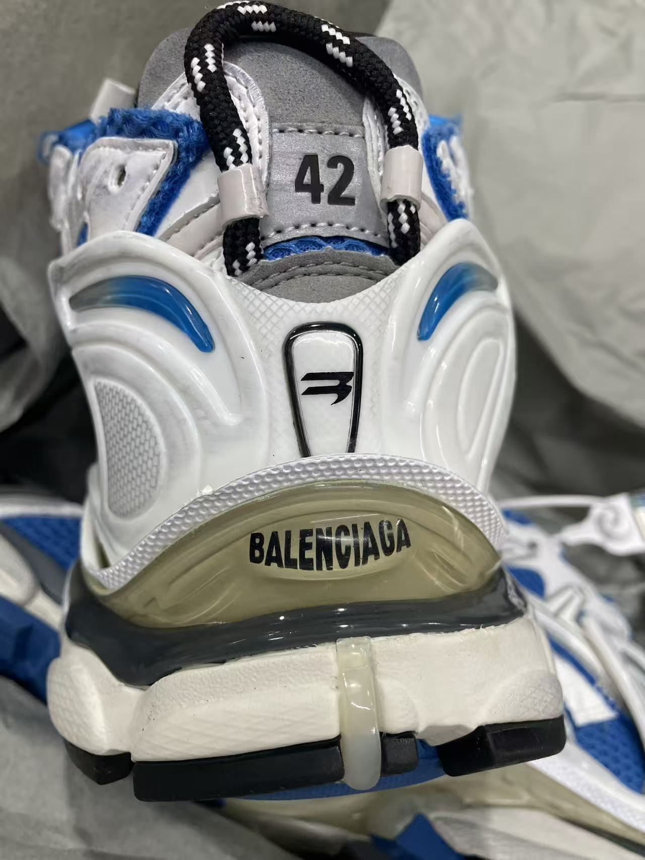  Perfectkicks Balenciaga Runner White Blue 677403 W3RB3 4912 review Djfdgd 03