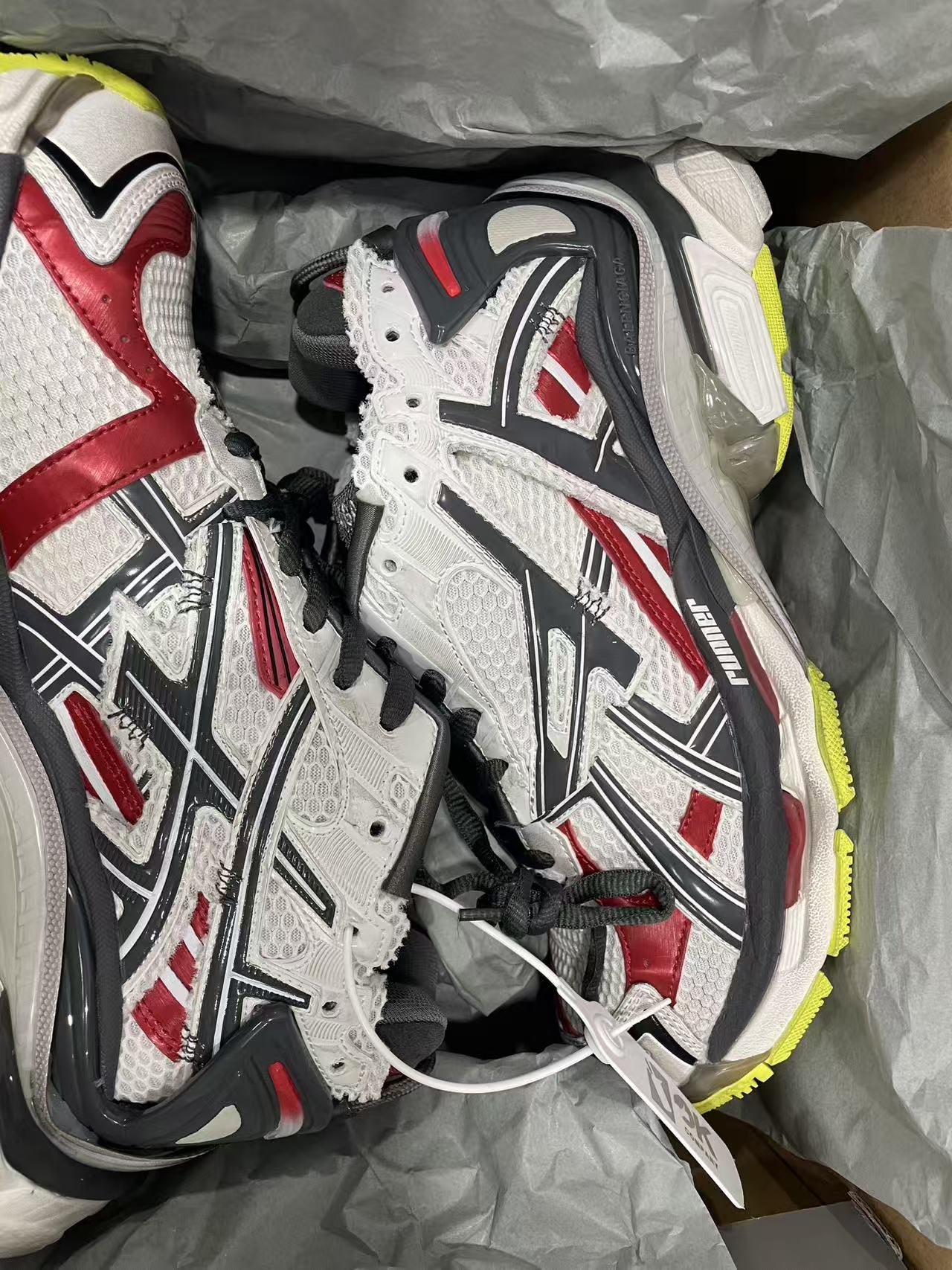 Perfectkicks Balenciaga Runner Sneaker White Gray Black 772767 W3RNY 0509 review Gausdh 00