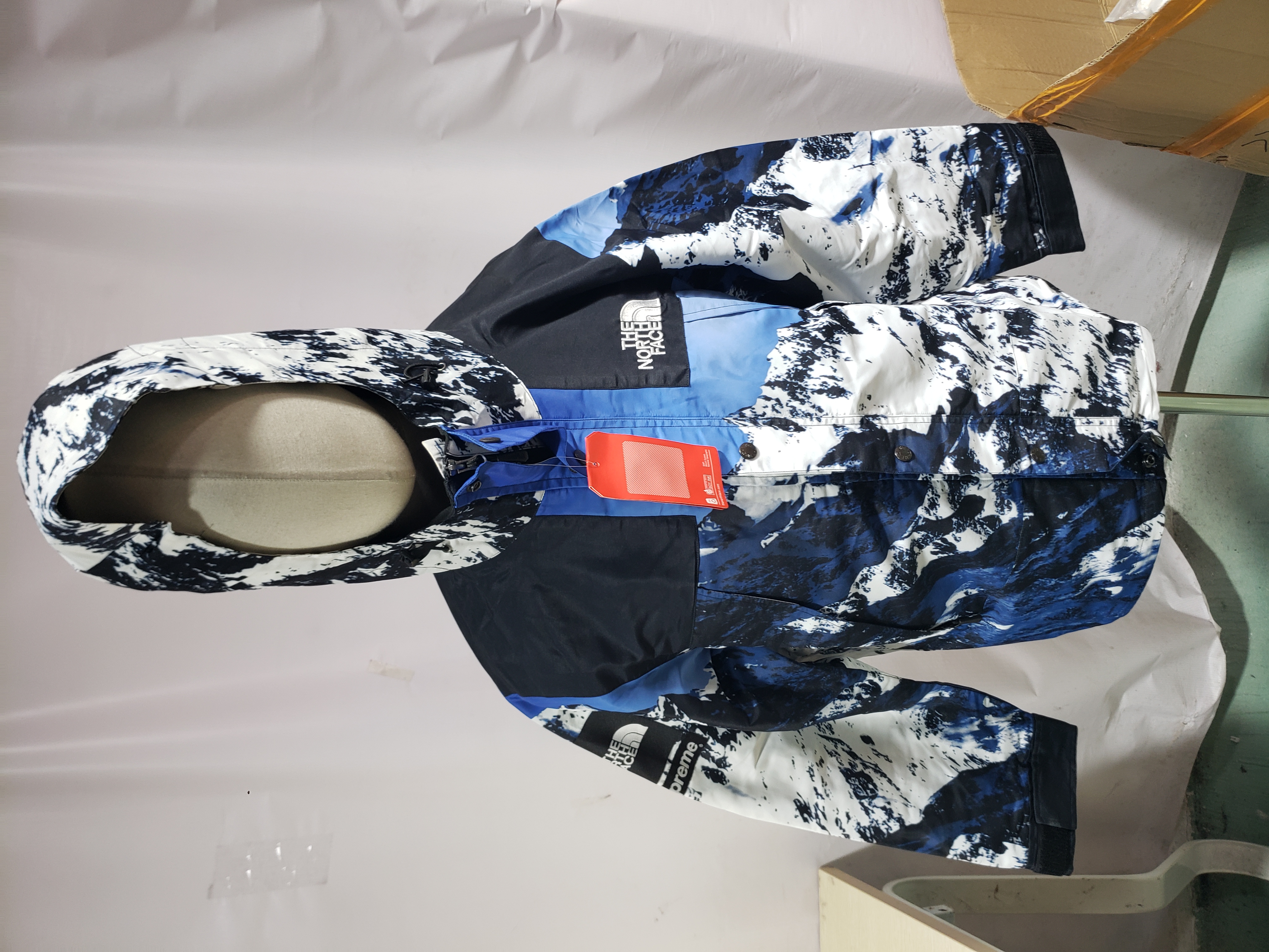  Supreme X The North Face Joint Snow Mountain Windbreaker Jacket review NUJHSdsiuft 00