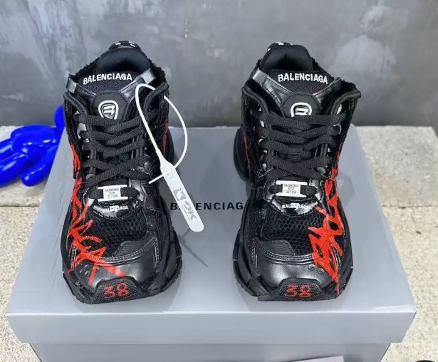  Perfectkicks Balenciaga Runner Black And Red Characters 677402 W3RB1 0102  review Xsbfhi 00
