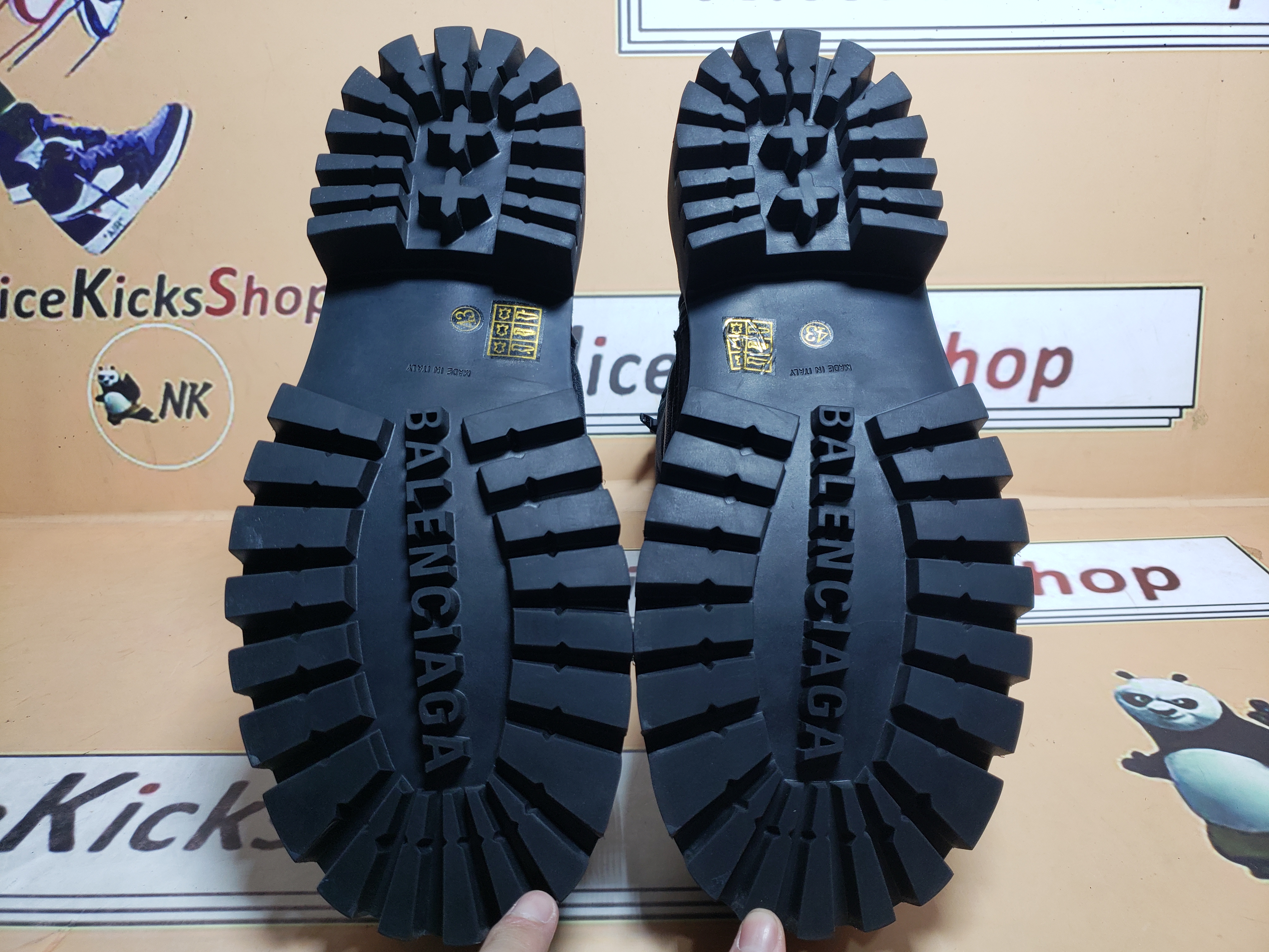 PK Balenciaga Strike Black review Aushfius 04