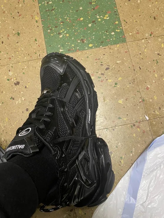  Perfectkicks Balenciaga Runner Black 656065W3RA11000  review William Pierce 01