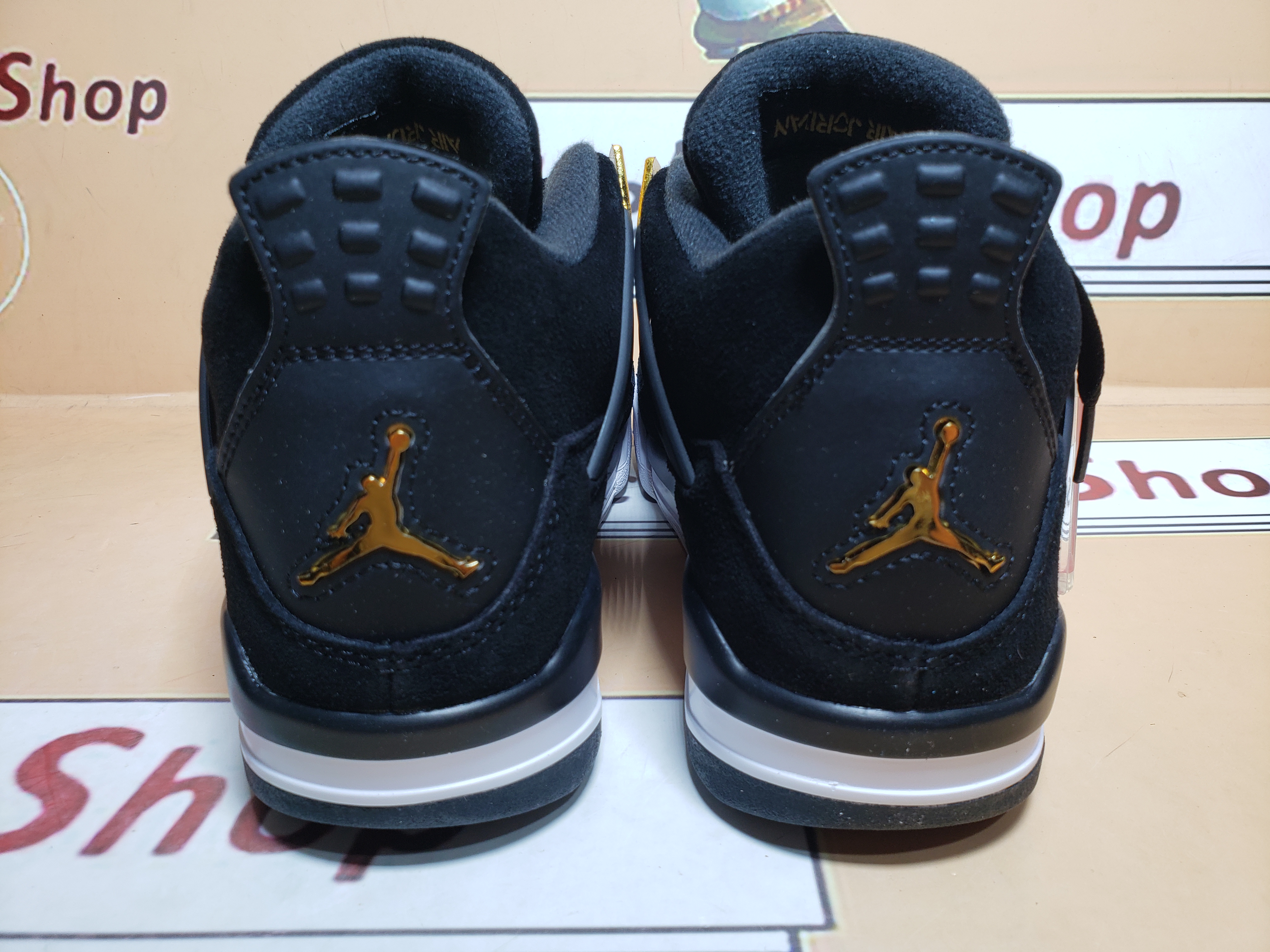  GET Jordan 4 Retro Royalty, 308497-032 review Zdgrtfghy 01