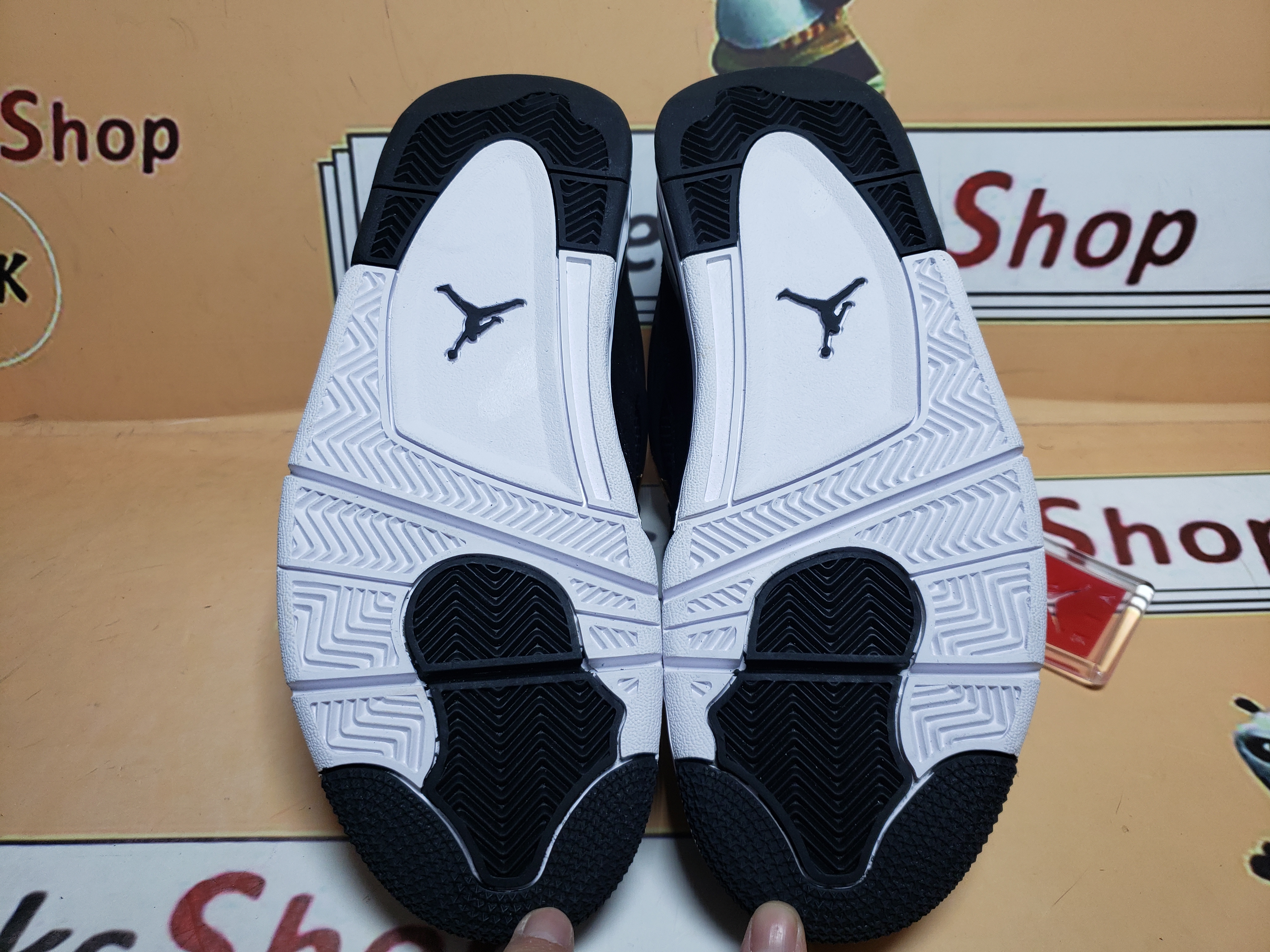  GET Jordan 4 Retro Royalty, 308497-032 review Zdgrtfghy 04