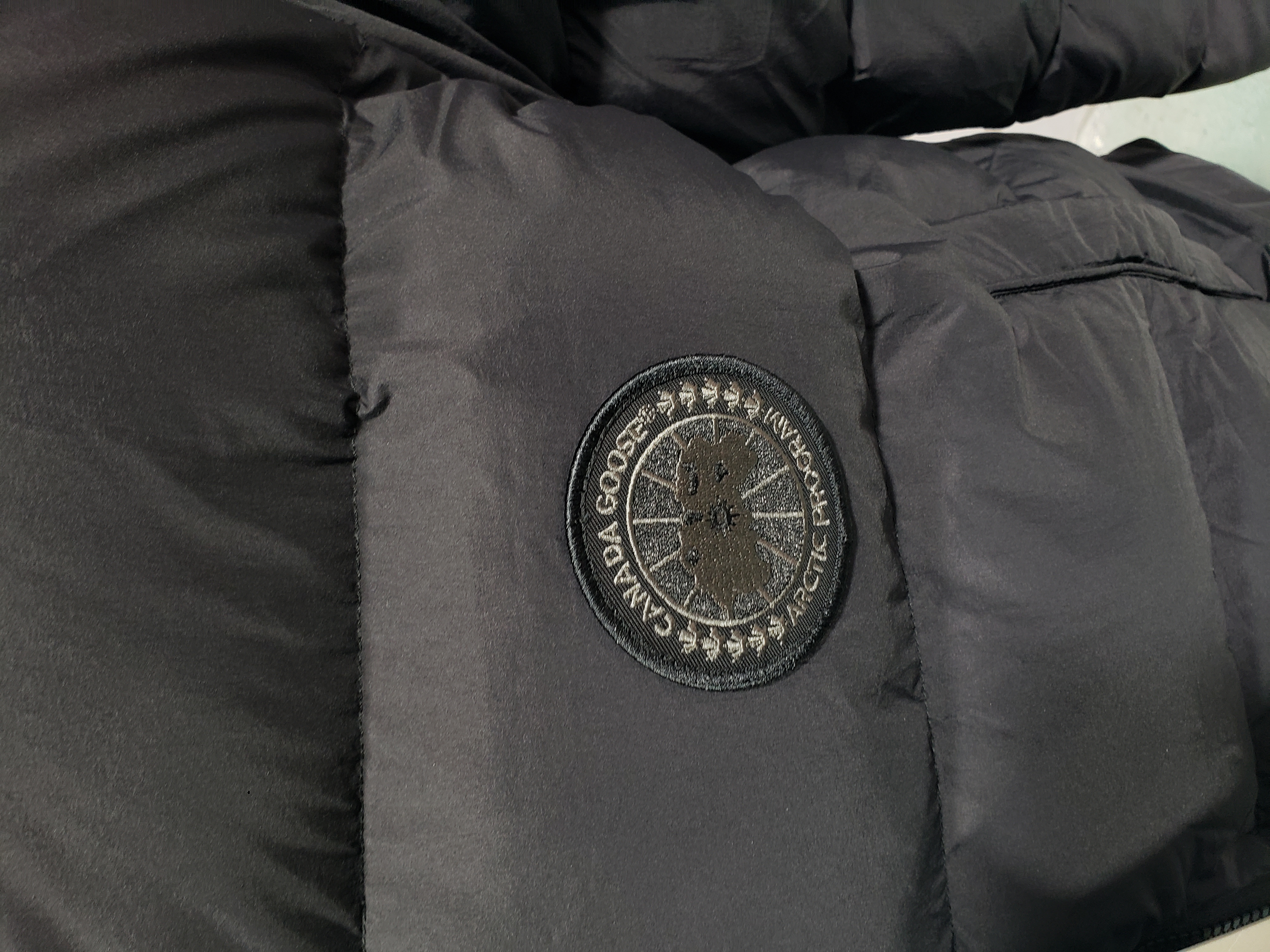 Canada goose Ouyang Nana's same style down jacket Green / Black review Modjfgvifu 02