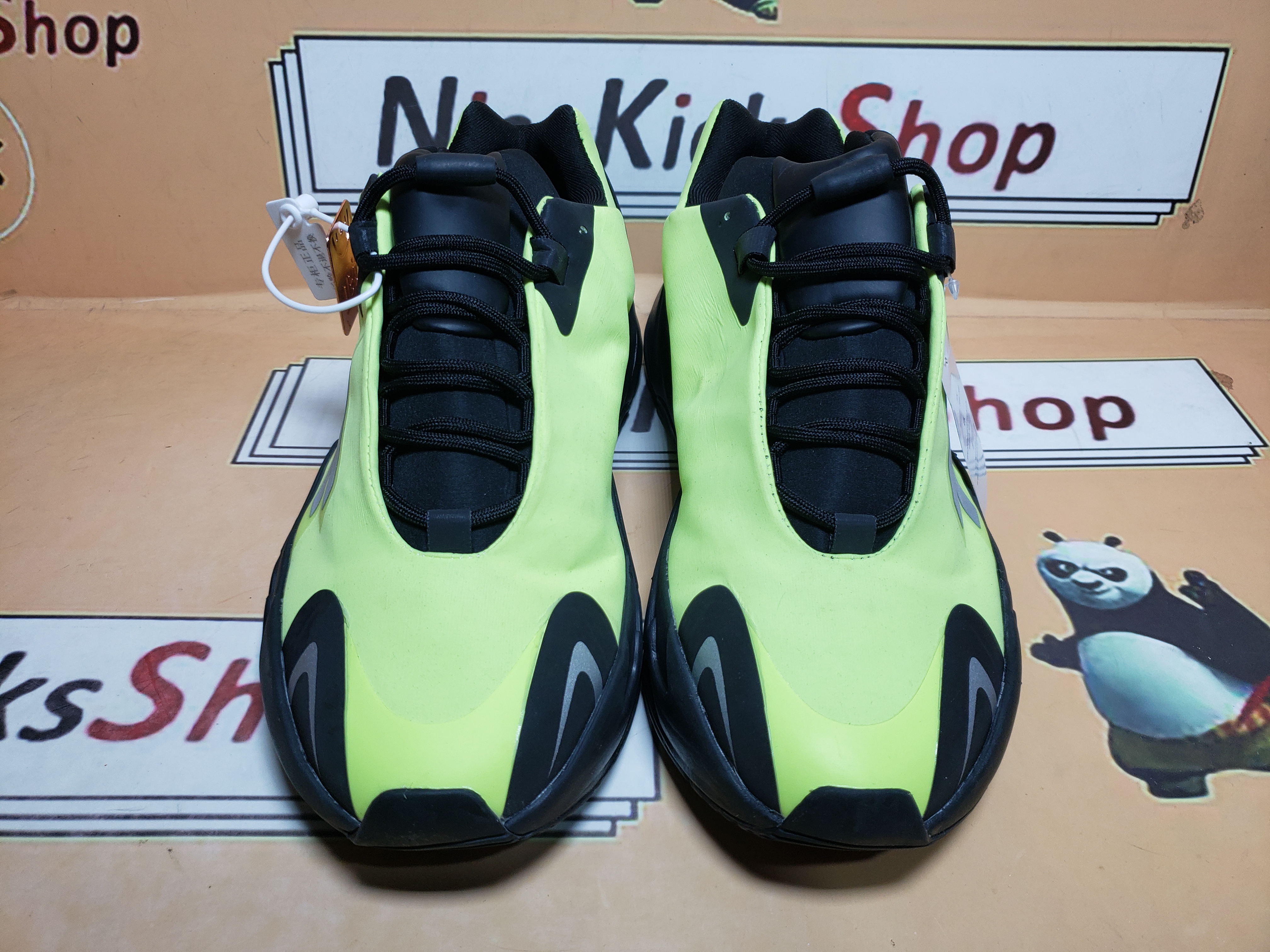  Perfectkicks Yeezy Boost 700 MNVN Phosphor,FY3727 review Cdsfsdg 00